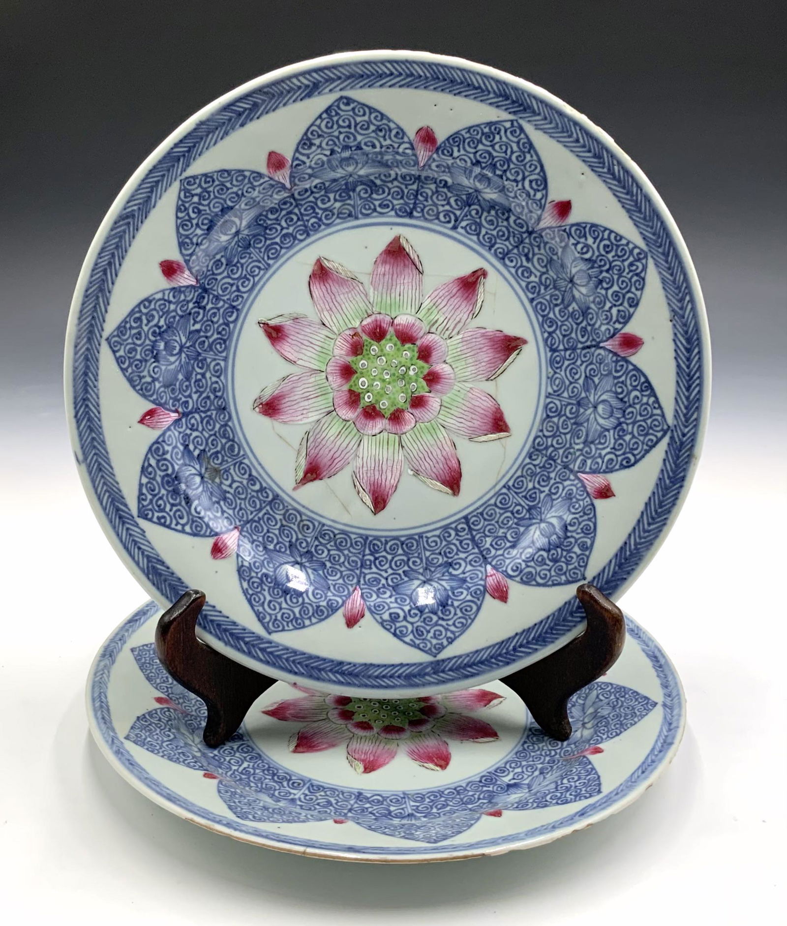 Pair of Floral Antique Chinese Export Plates. (1 of 5)