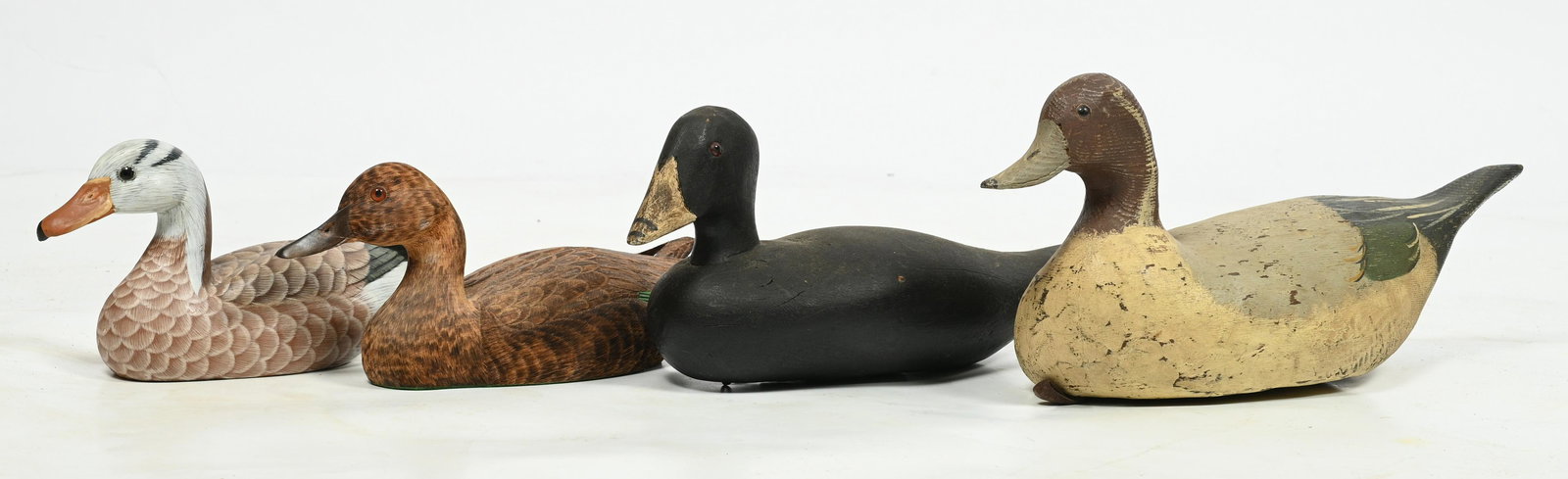 Lot of 4 Vintage Carved Duck Decoys. (1 of 5)