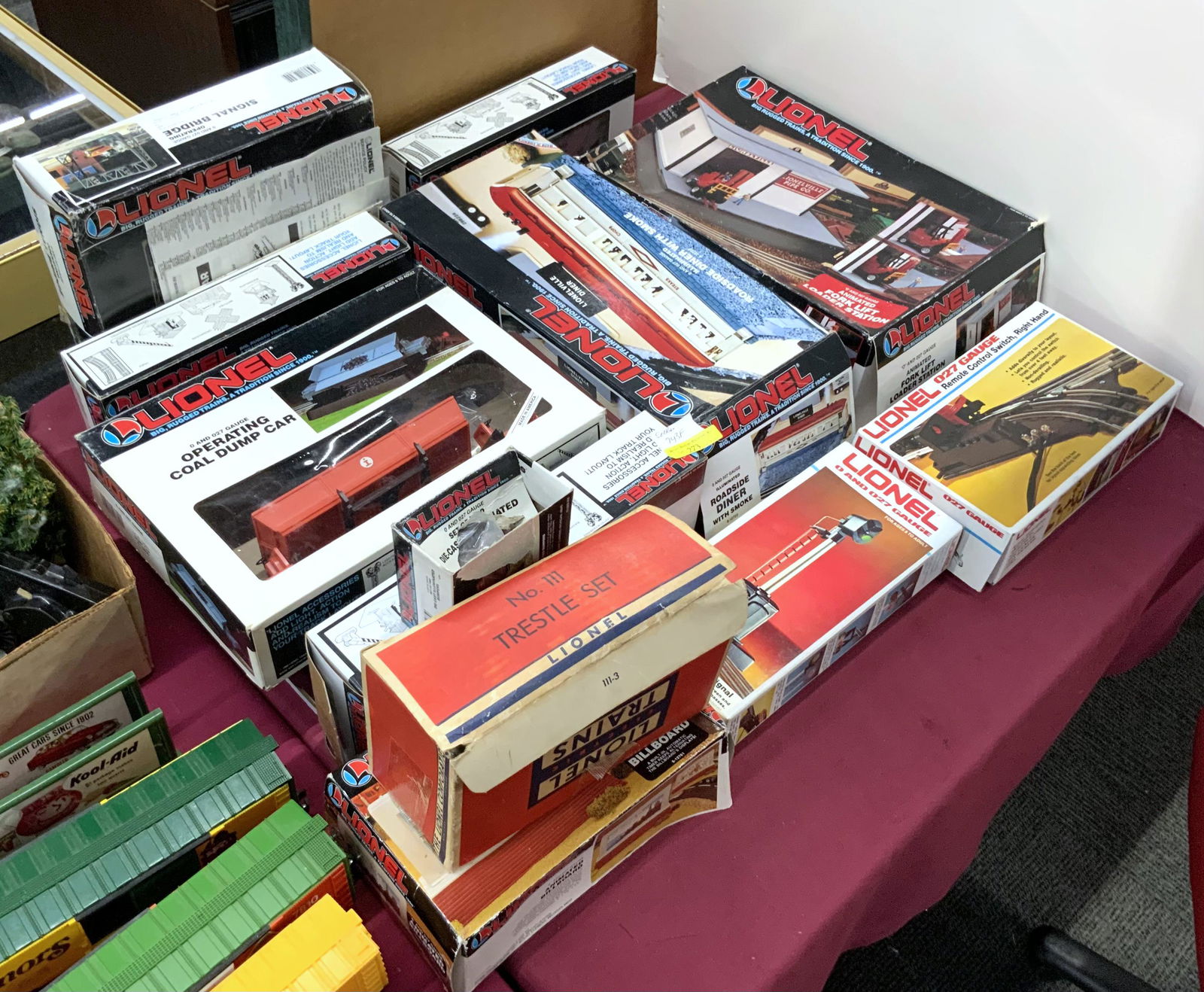 Lot of Lionel Train Cars & Accessories. (1 of 1)