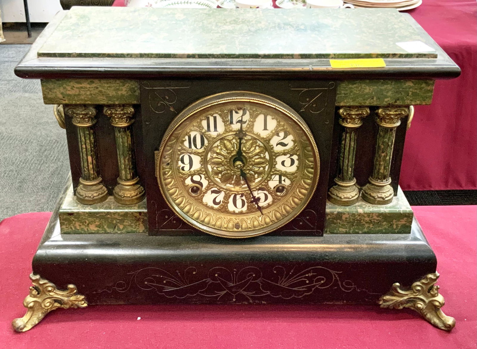 Seth Thomas Mantel Clock w/Column Sides. (1 of 1)