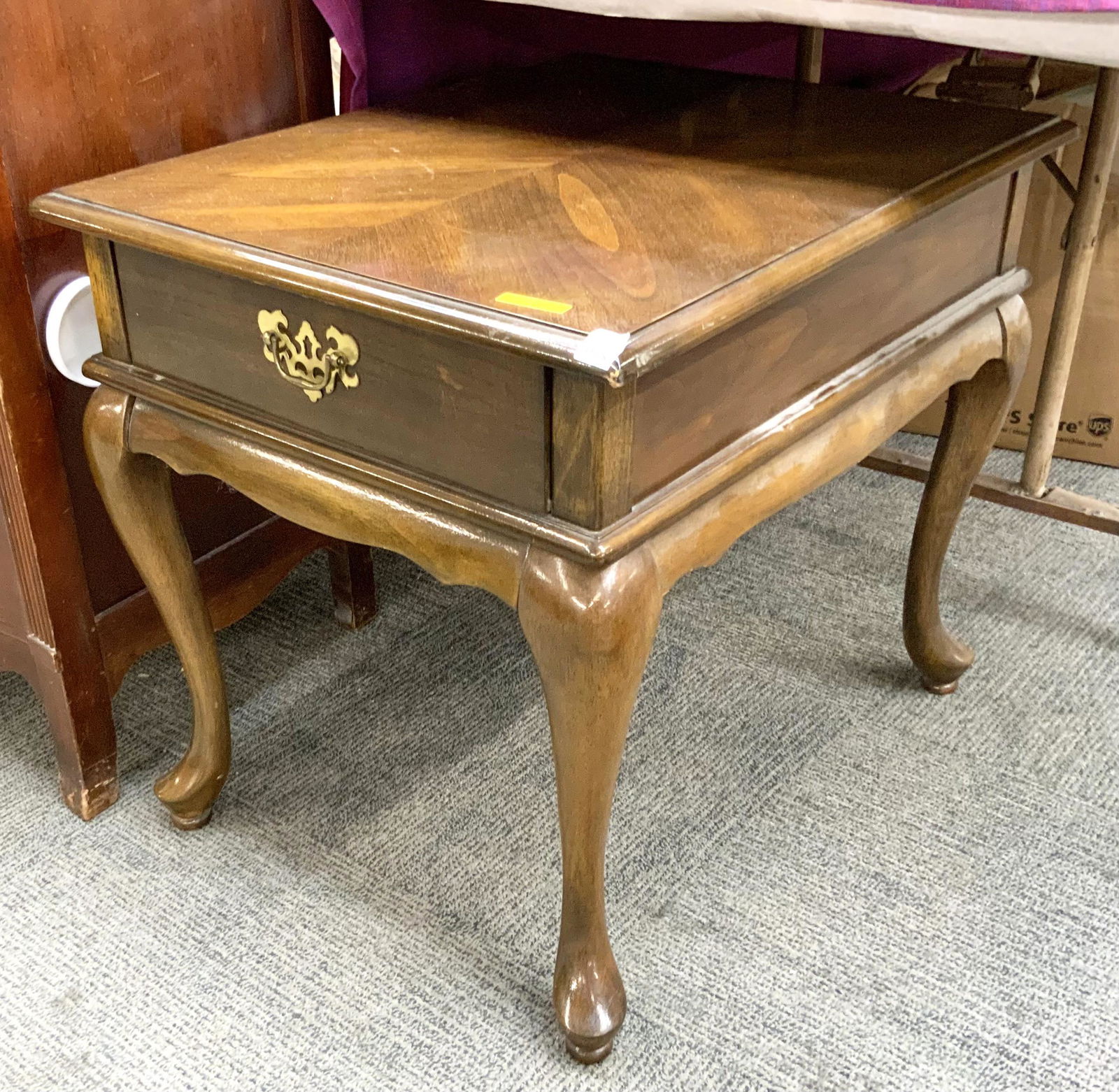 Queen Anne Leg End Table. (1 of 1)