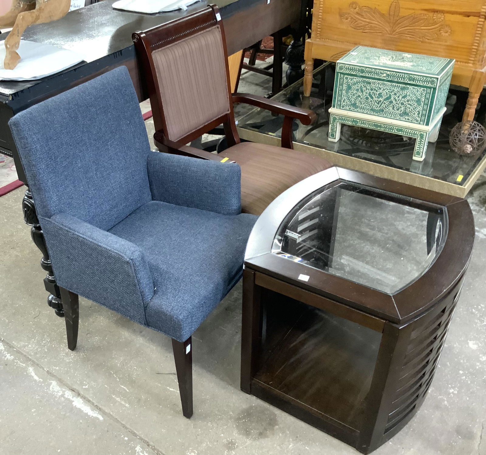 Lot: 2 Assorted Chairs & End Table. (1 of 1)