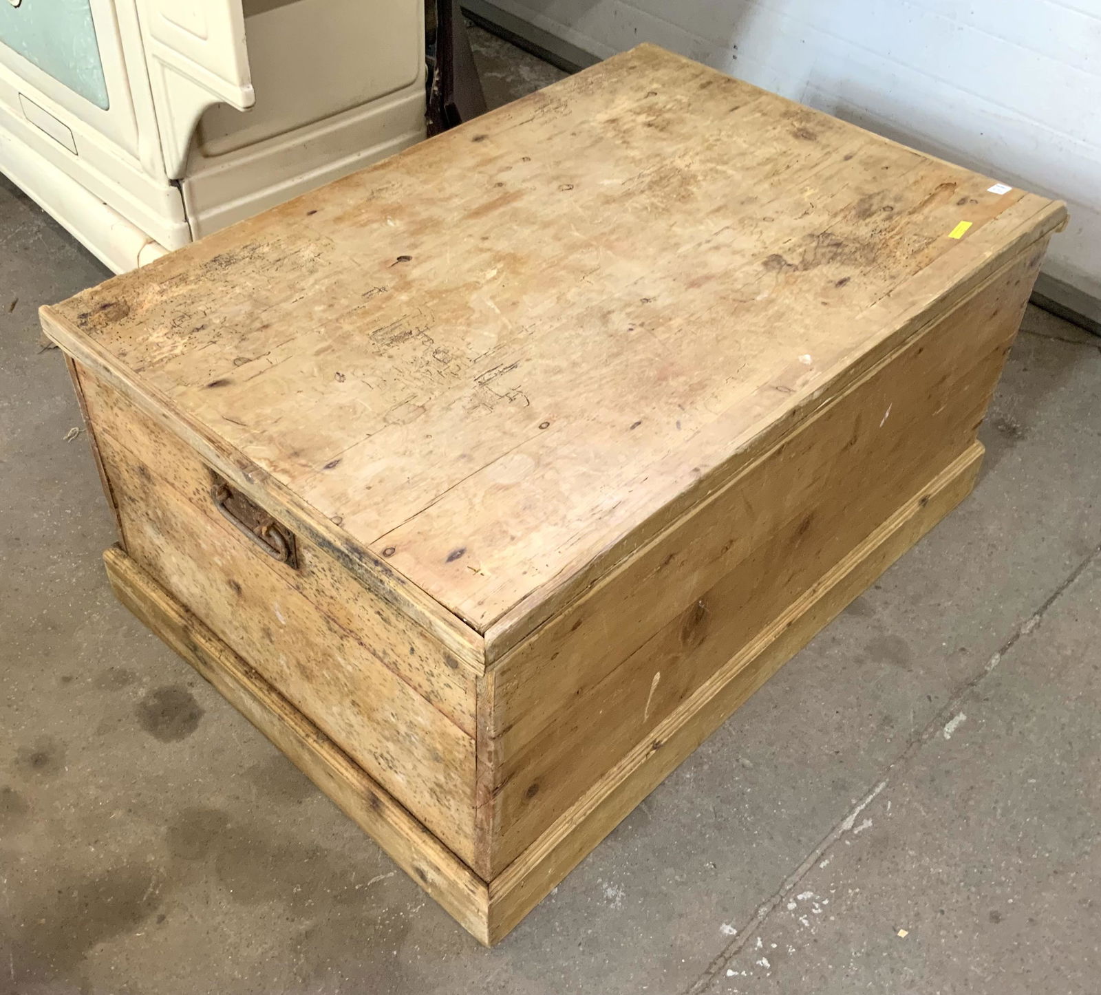 39" x 25" Pine Trunk. (1 of 1)
