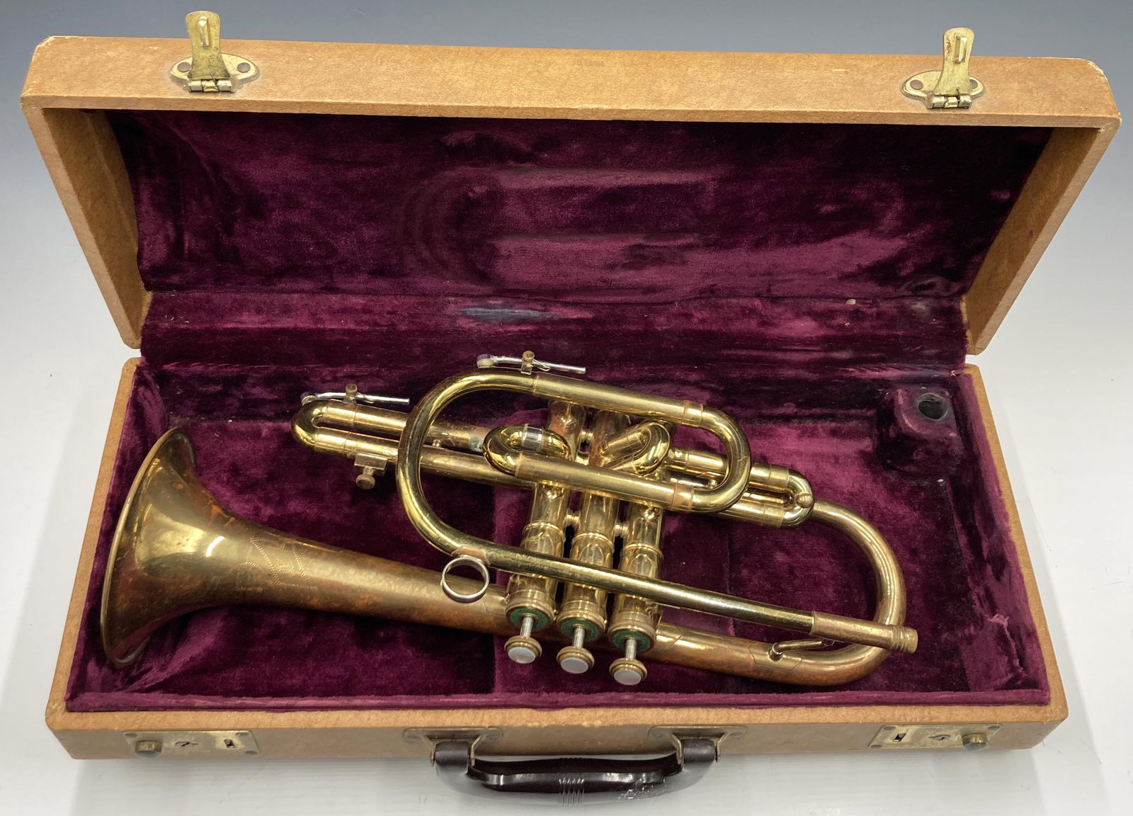 Vintage Olds Ambassador Cornet w/ Travel Case. (1 of 4)