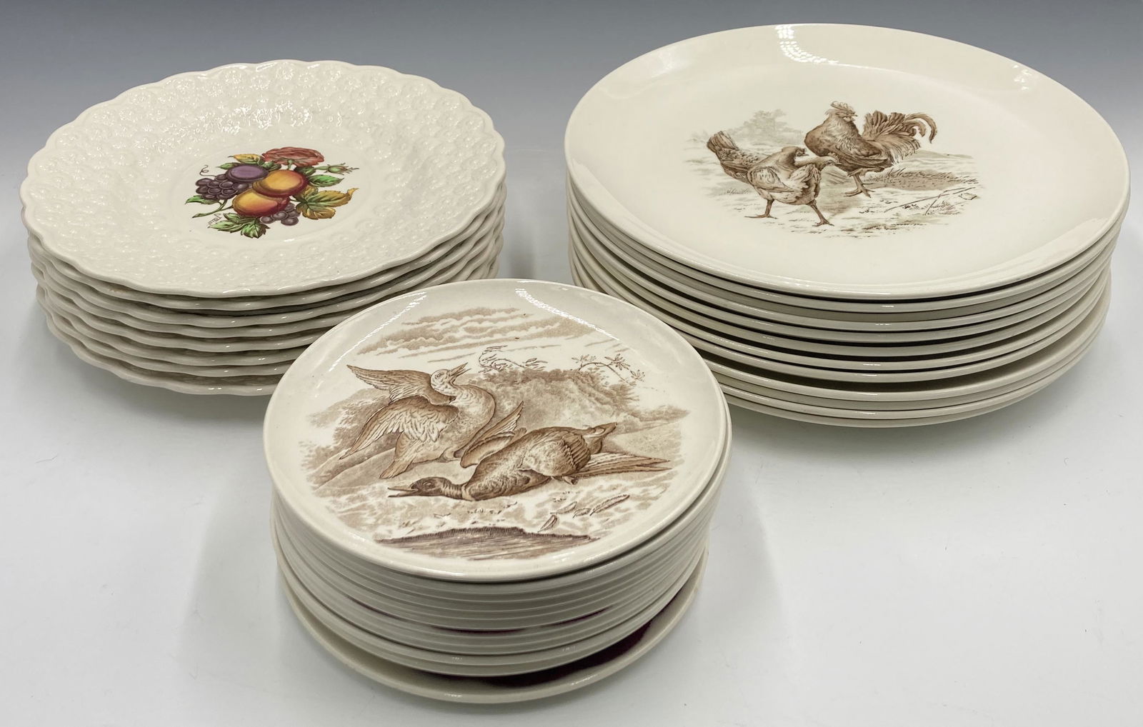 Lot: 32 Copeland Spode Plates- Game Birds, Fruit. (1 of 4)