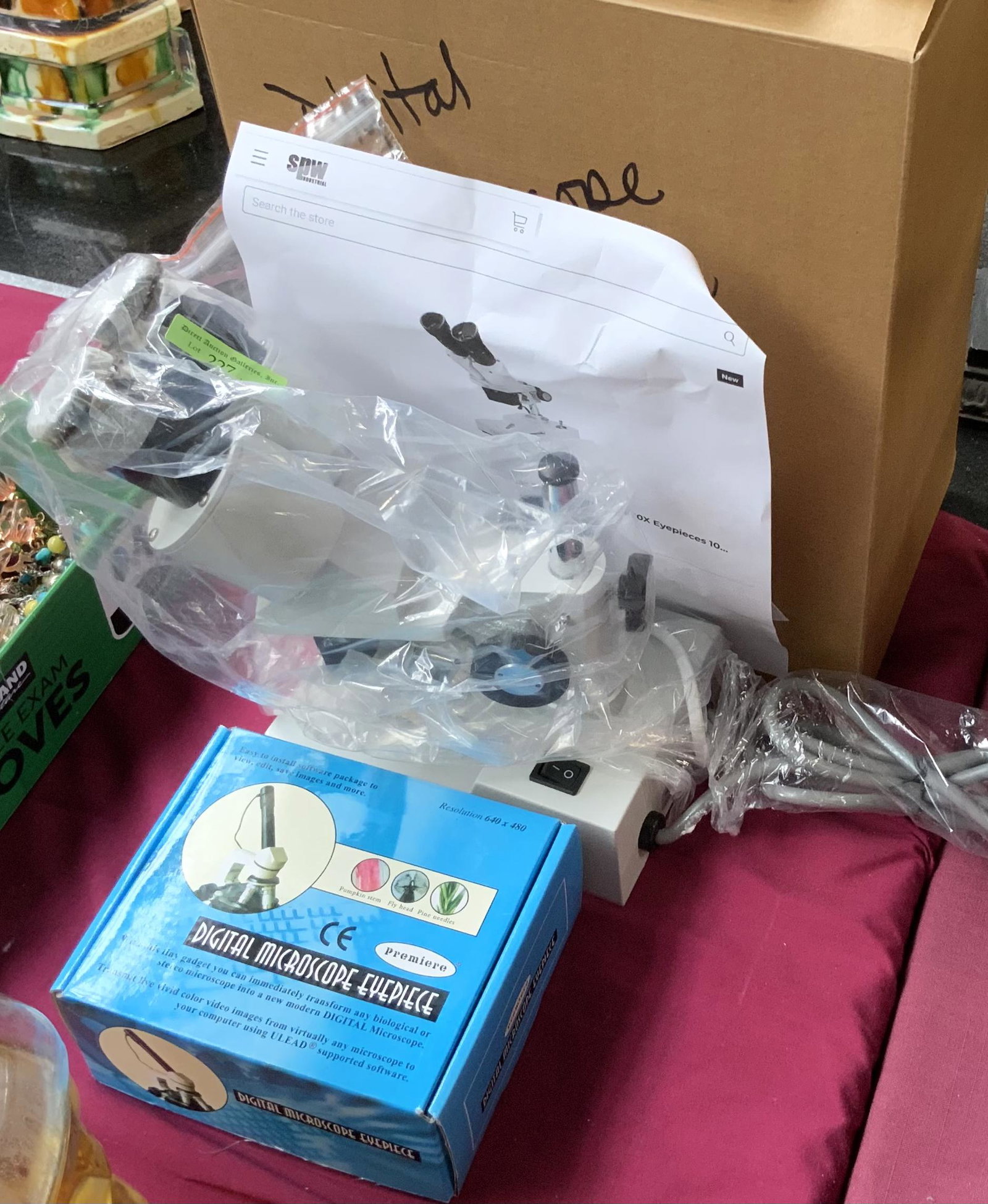 New Old Stock Digital Microscope w/Original Box. (1 of 1)