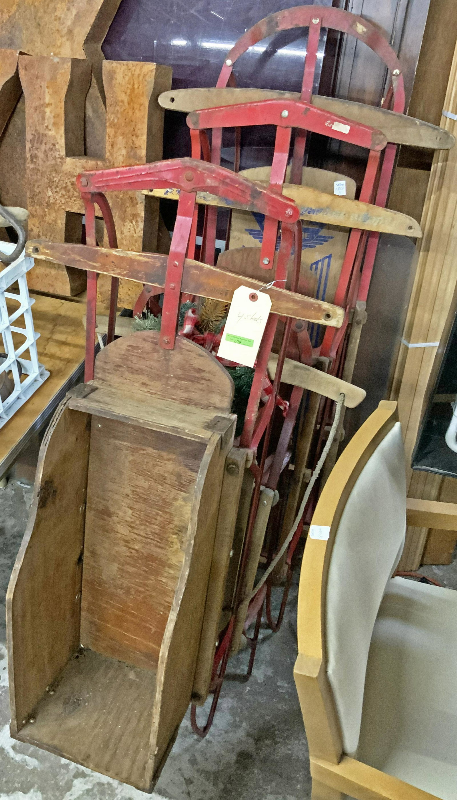 Lot of 4 Vintage Sleds. (1 of 1)