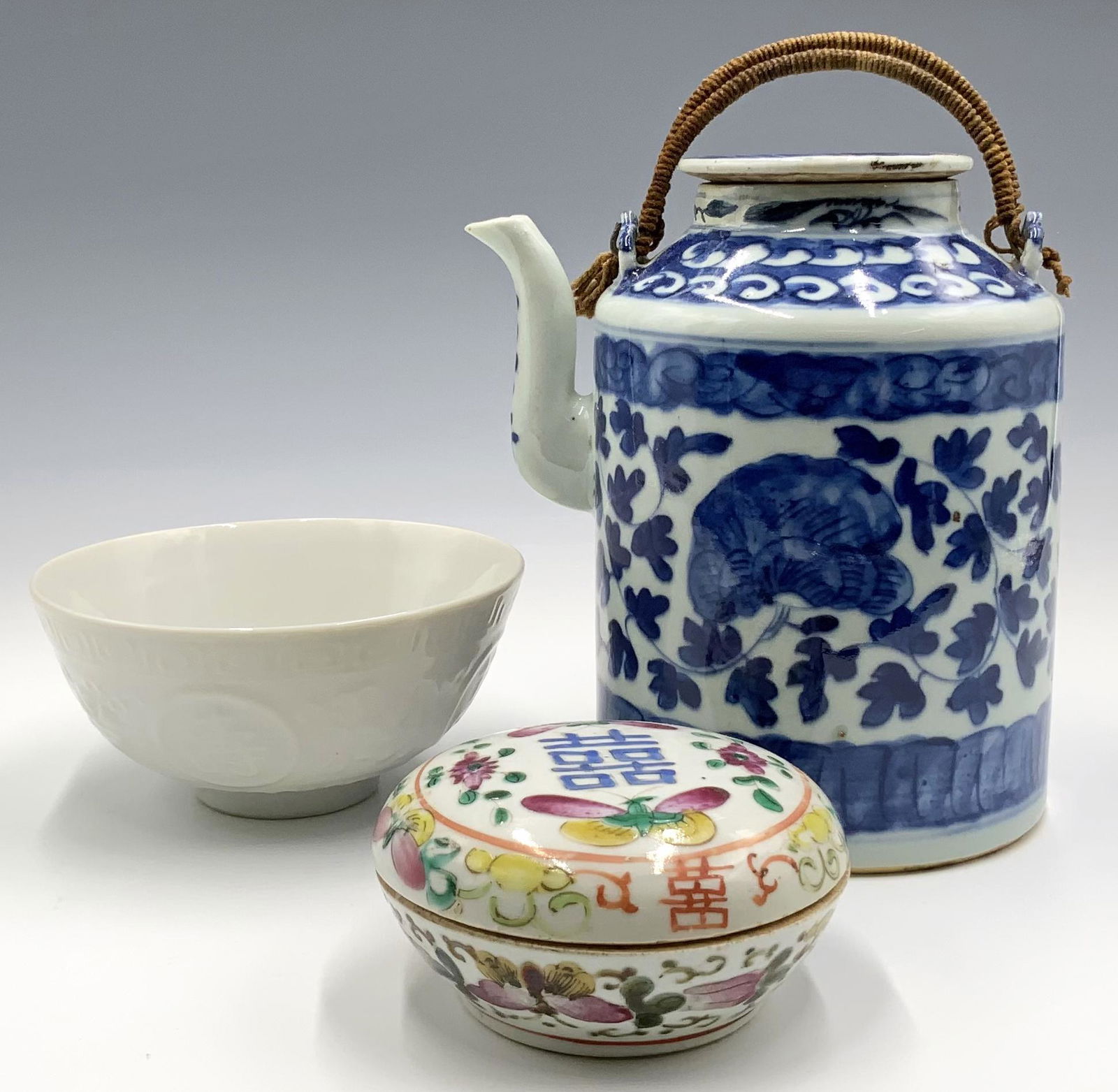 Lot of 3 Chinese Porcelain Articles. (1 of 6)