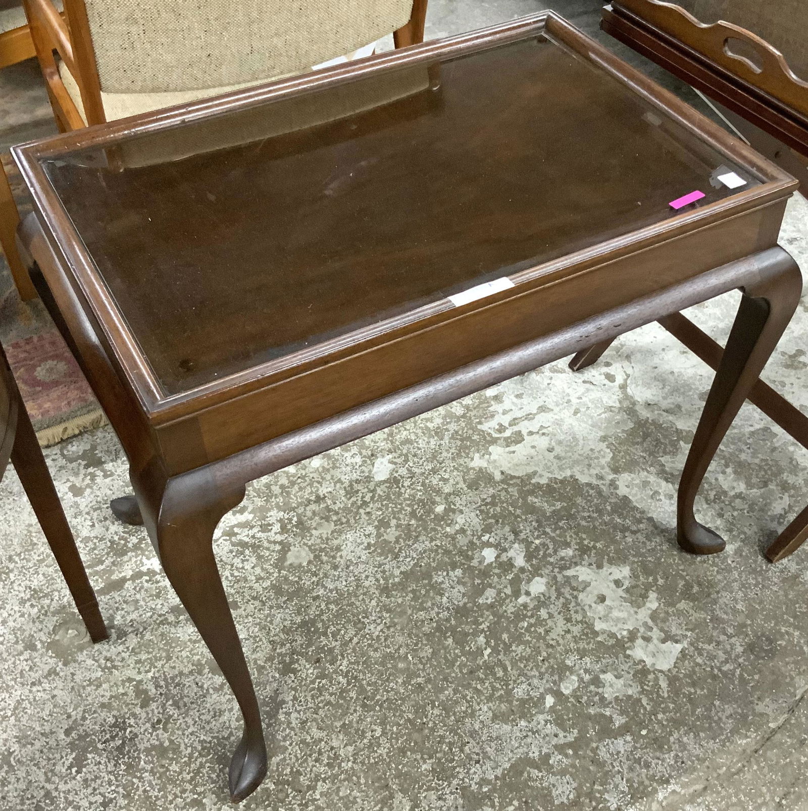 Kittinger Queen Anne Mahogany End Table. (1 of 1)