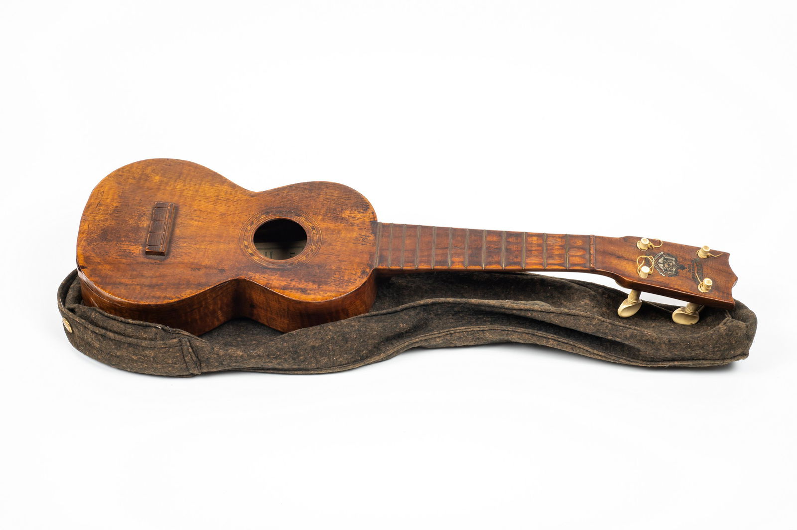 Vintage Lyon & Healy Hawaiian Ukulele w/ Case. (1 of 6)