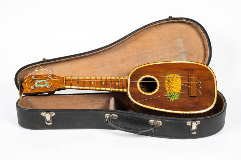 Vintage Kamaka Pineapple Ukulele W/ Case.