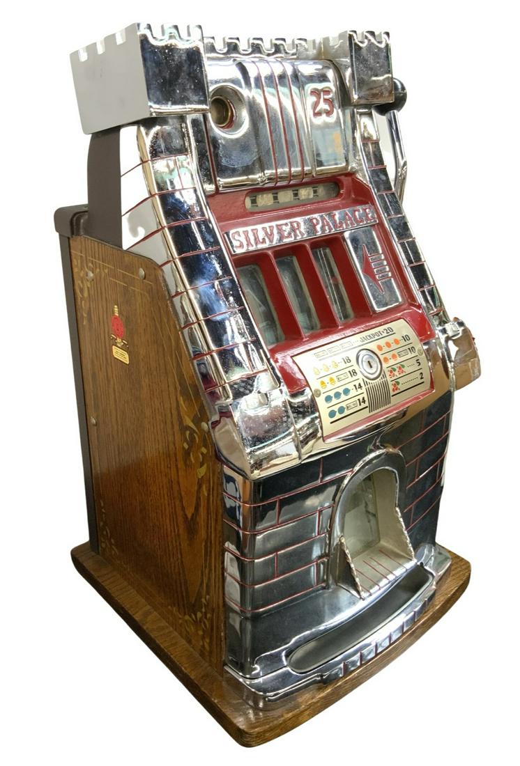 Mills Silver Palace 25-Cent Gambling Slot Machine. (1 of 5)