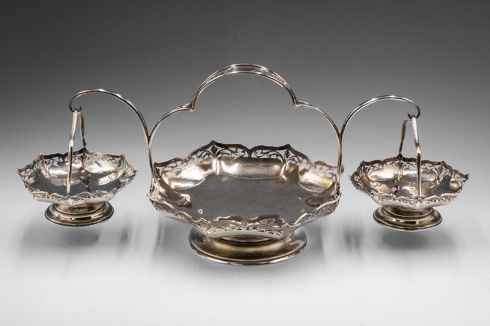 1911 Edwardian Sterling Silver Basket Epergne. (1 of 3)