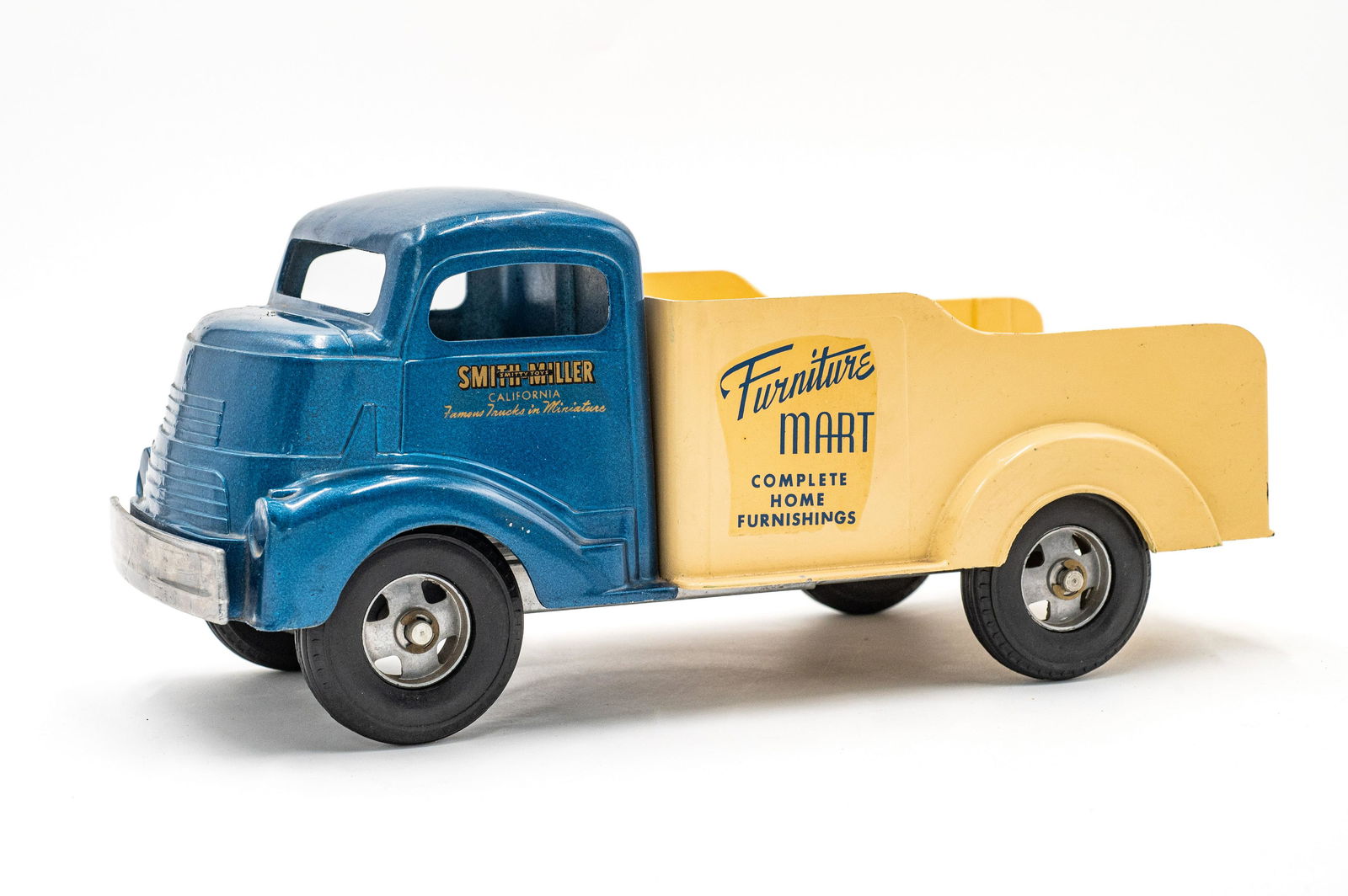 Vintage Smith Miller "Furniture Mart" Toy Truck. (1 of 5)