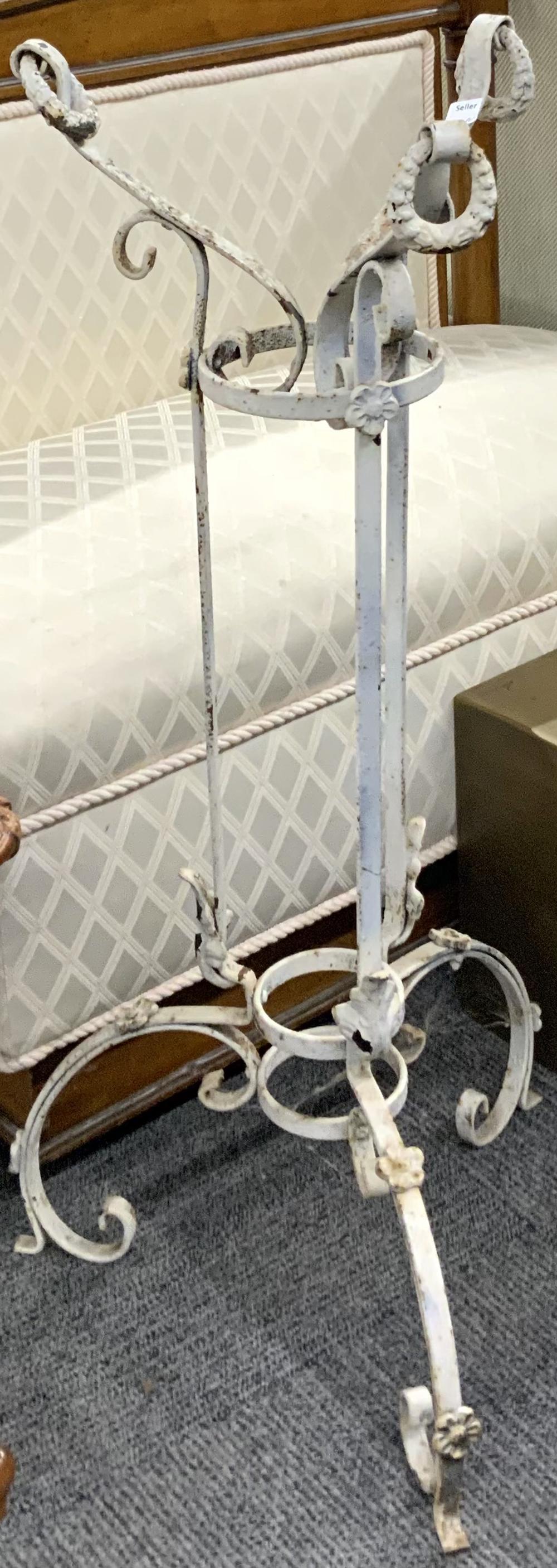 Antique Wrought Iron Planter Bowl Stand. (1 of 1)