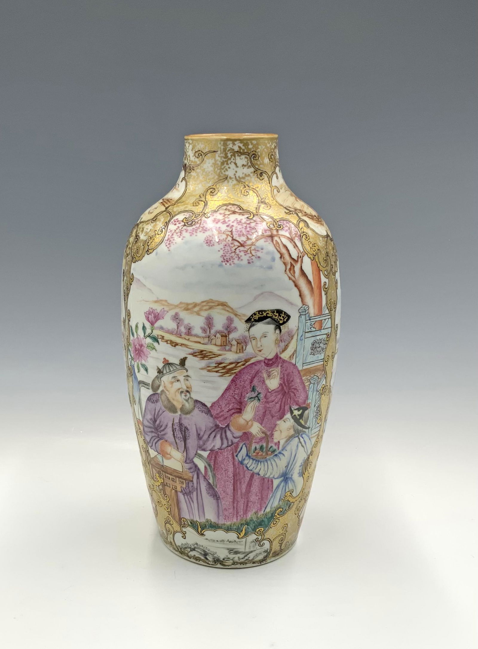 Very Old Chinese Porcelain Hand-Painted Vase. (1 of 5)