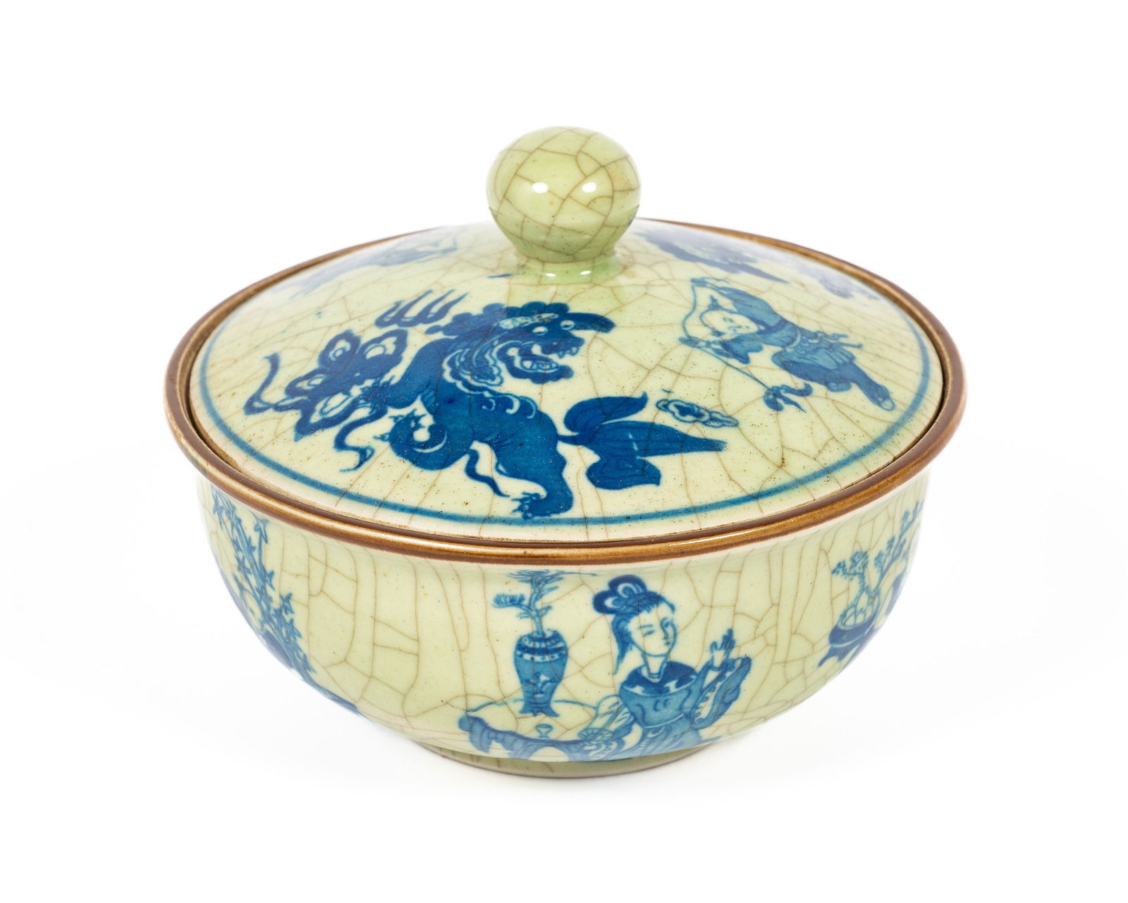 Small Chinese Covered Jar, Signed on the Bottom. (1 of 7)