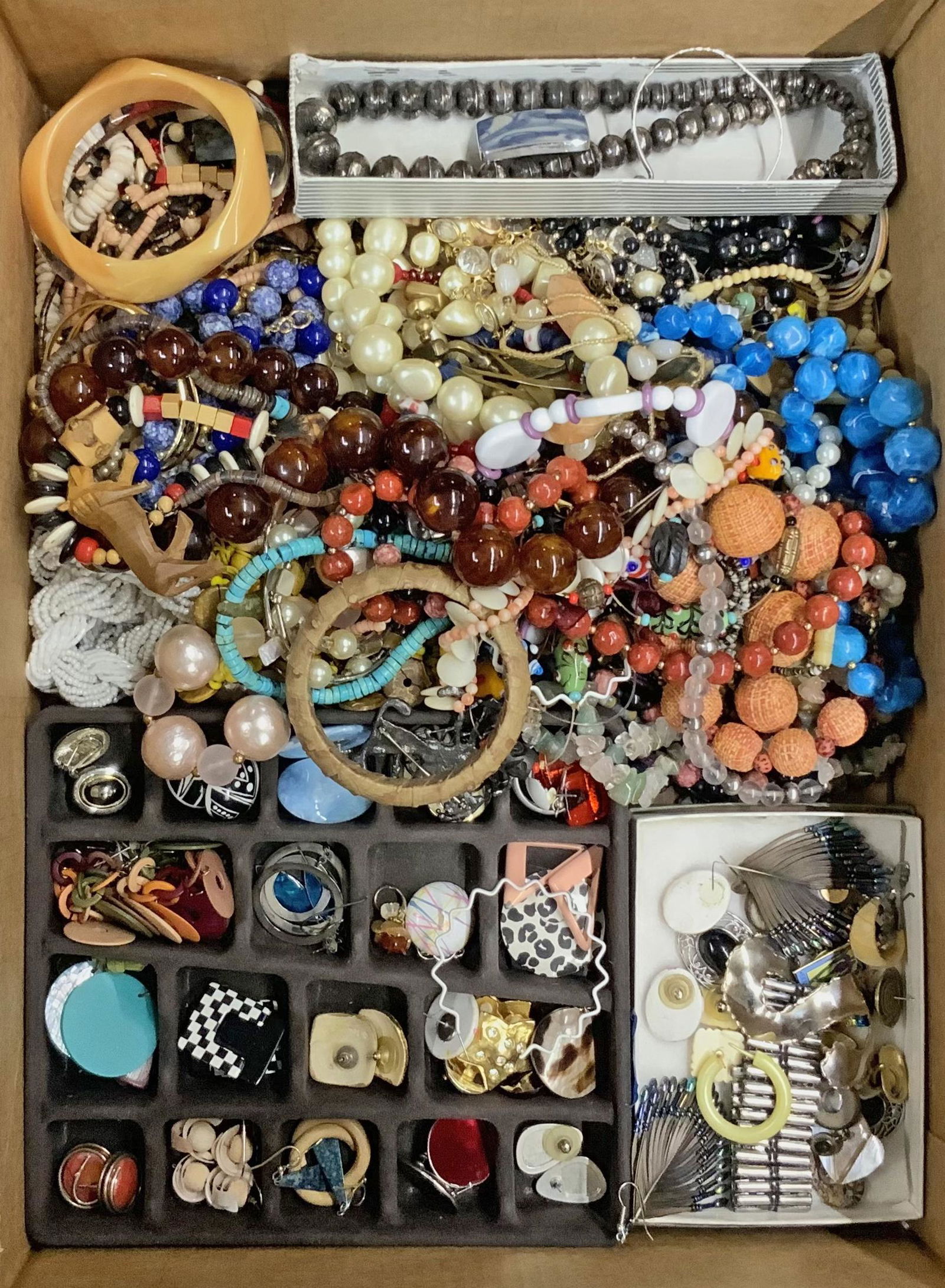 Large Lot of Mostly Costume Jewelry. (1 of 3)