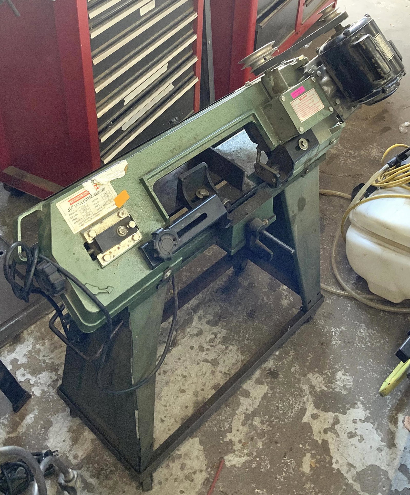 Central machine 4 1/2" Metal Cutting Band Saw.: Third-Party Freight Shipping or Personal Pickup Required.