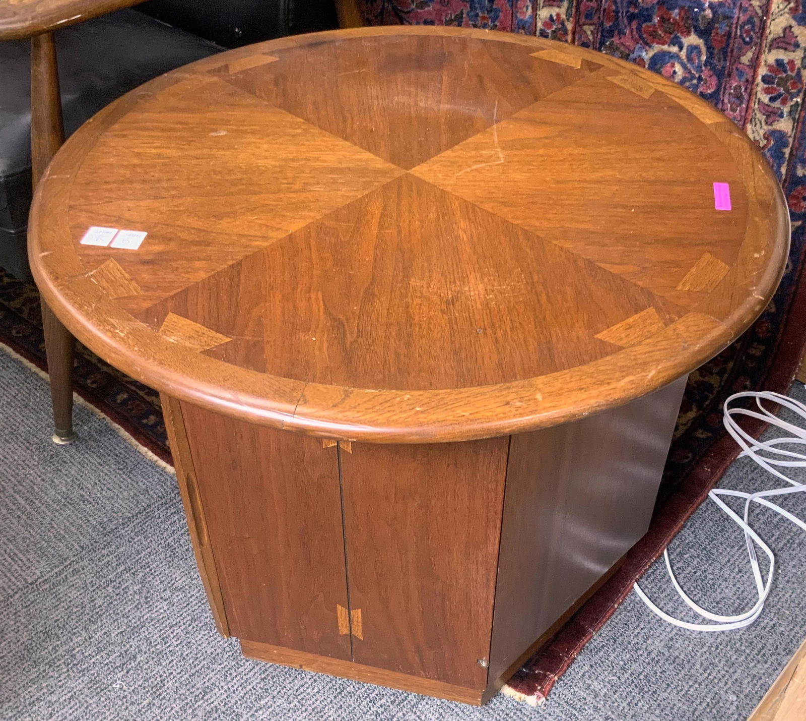 Lane "Acclaim" End Table / Lamp Table. (1 of 1)