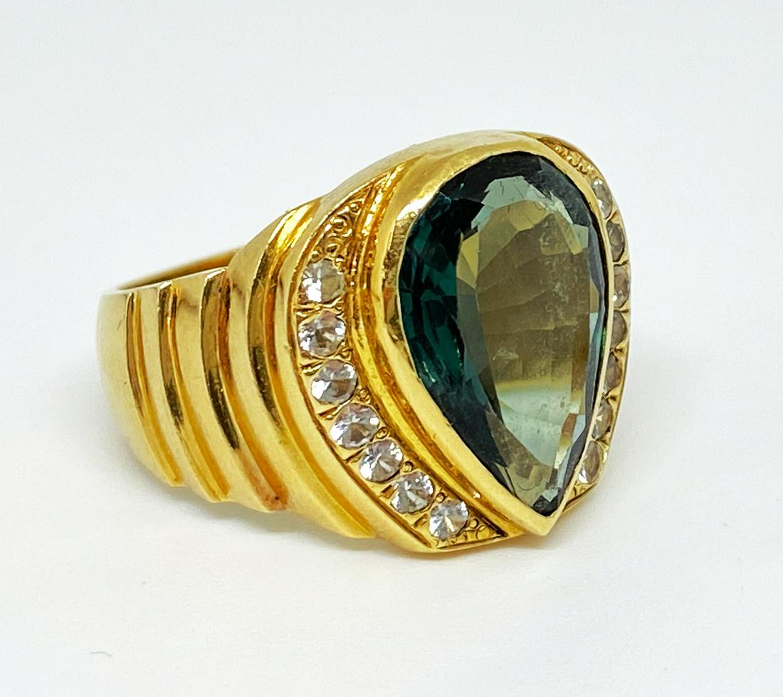 Ladies' 18K Ring w/Amethyst? & White Stones. (1 of 4)