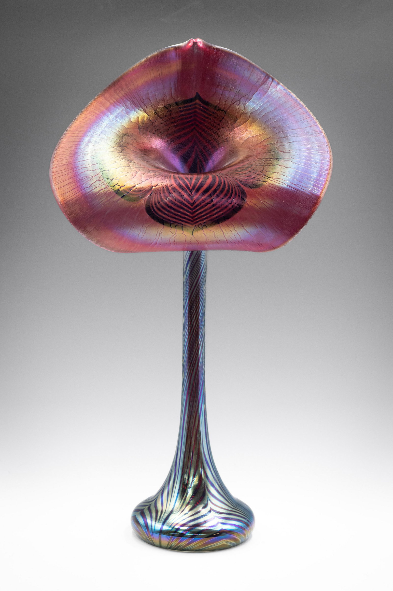 18" Stuart Abelman Jack in the Pulpit Glass Vase. (1 of 3)