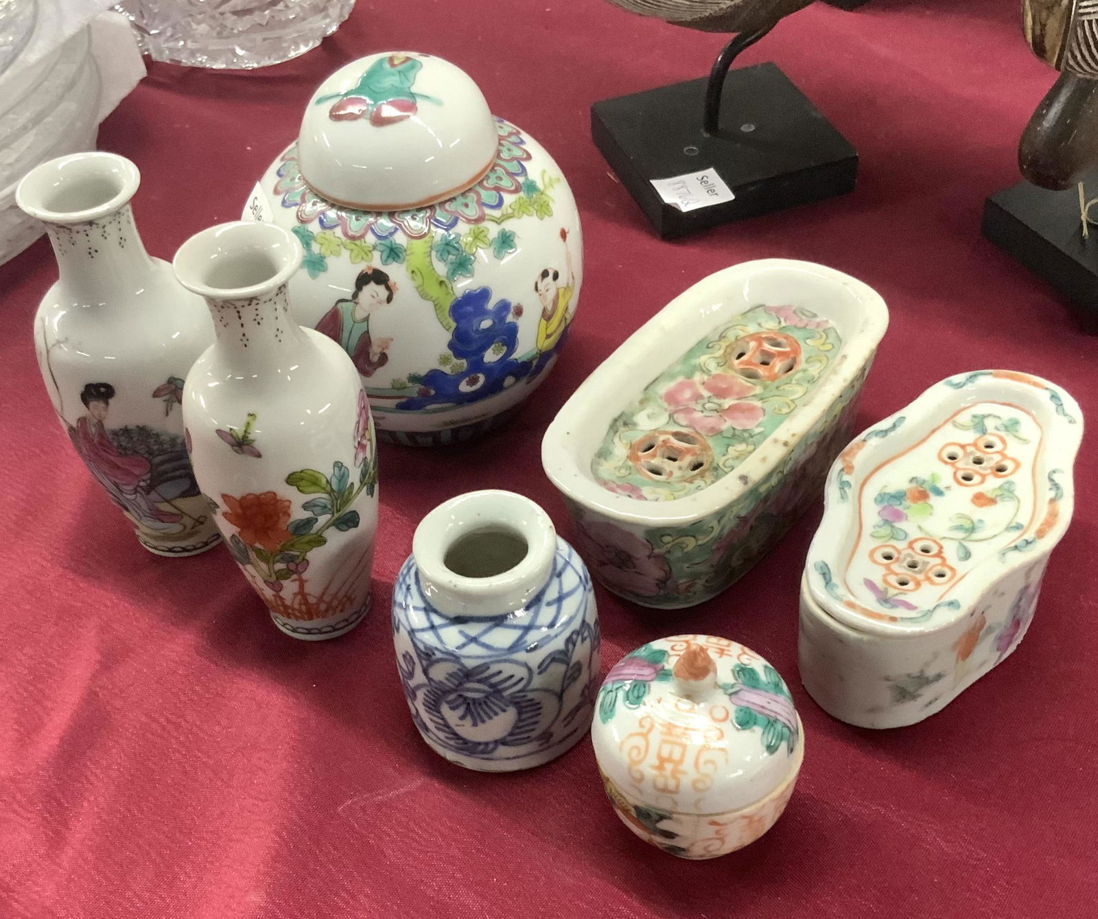 Lot of 7 Chinese Porcelain Articles. (1 of 1)