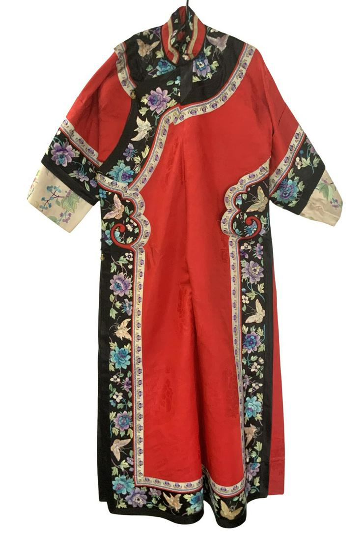 Vintage Chinese Robe with Embroidery. (1 of 4)