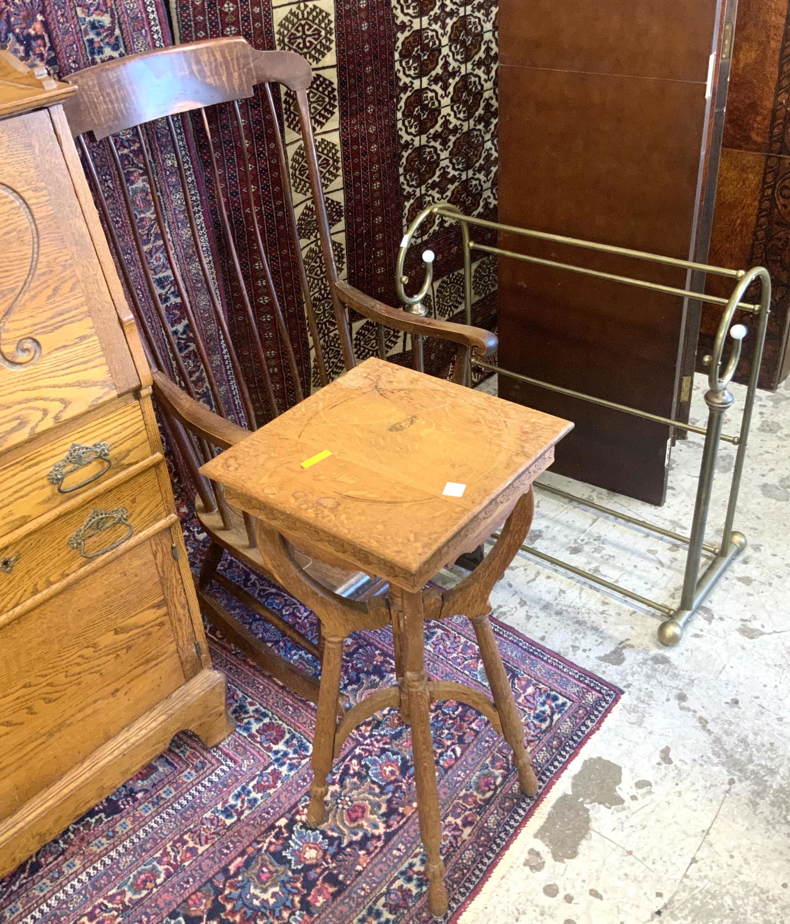 Lot: 3 Antique Furniture Pieces. (1 of 1)
