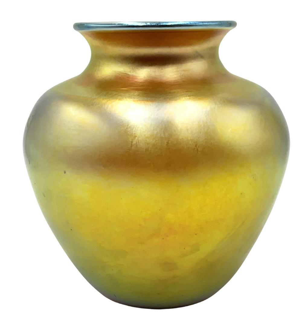 Steuben Aurene Iridescent Gold Vase. (1 of 3)