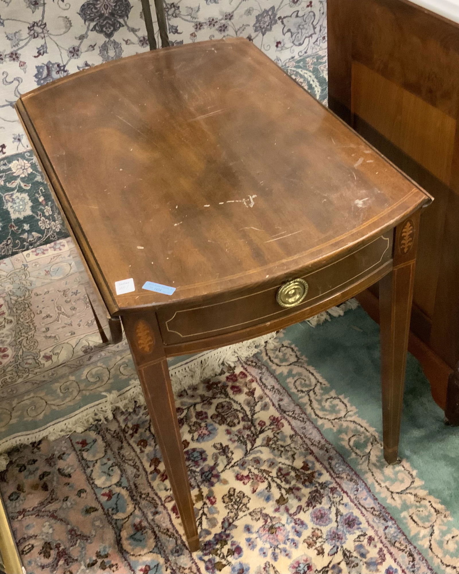 Mahogany Dropleaf Lamp Table. (1 of 1)