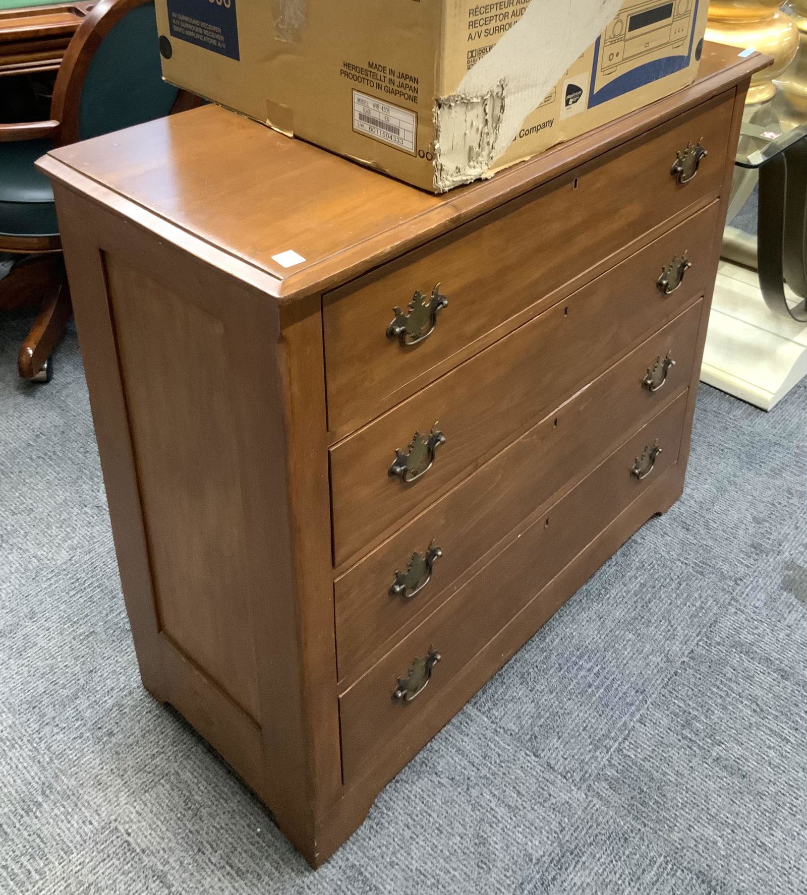 Early American Pine Chest of Drawers. (1 of 1)