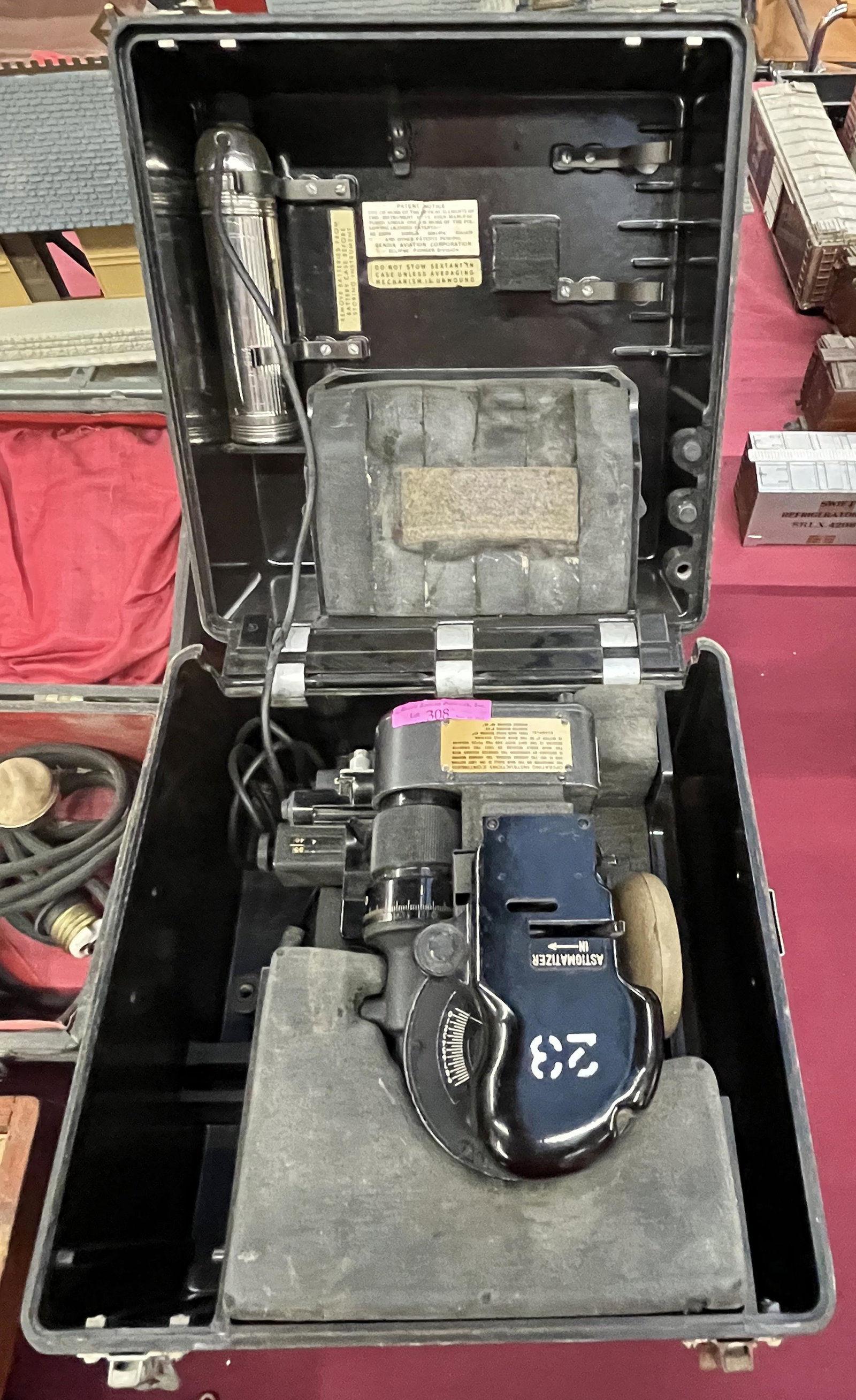 World War II Bendix Sextant- Bubble Type AN-5851-1 (1 of 5)