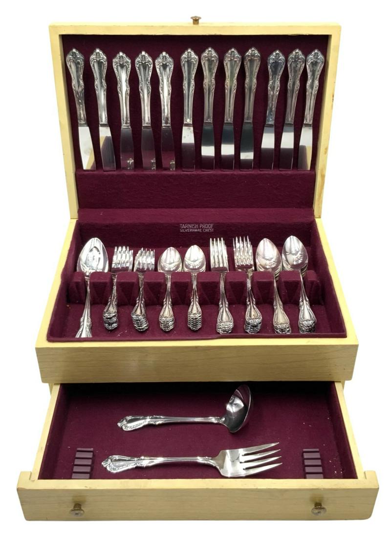 65 Pc. Rogers Oneida Silverplate Flatware Set. (1 of 3)