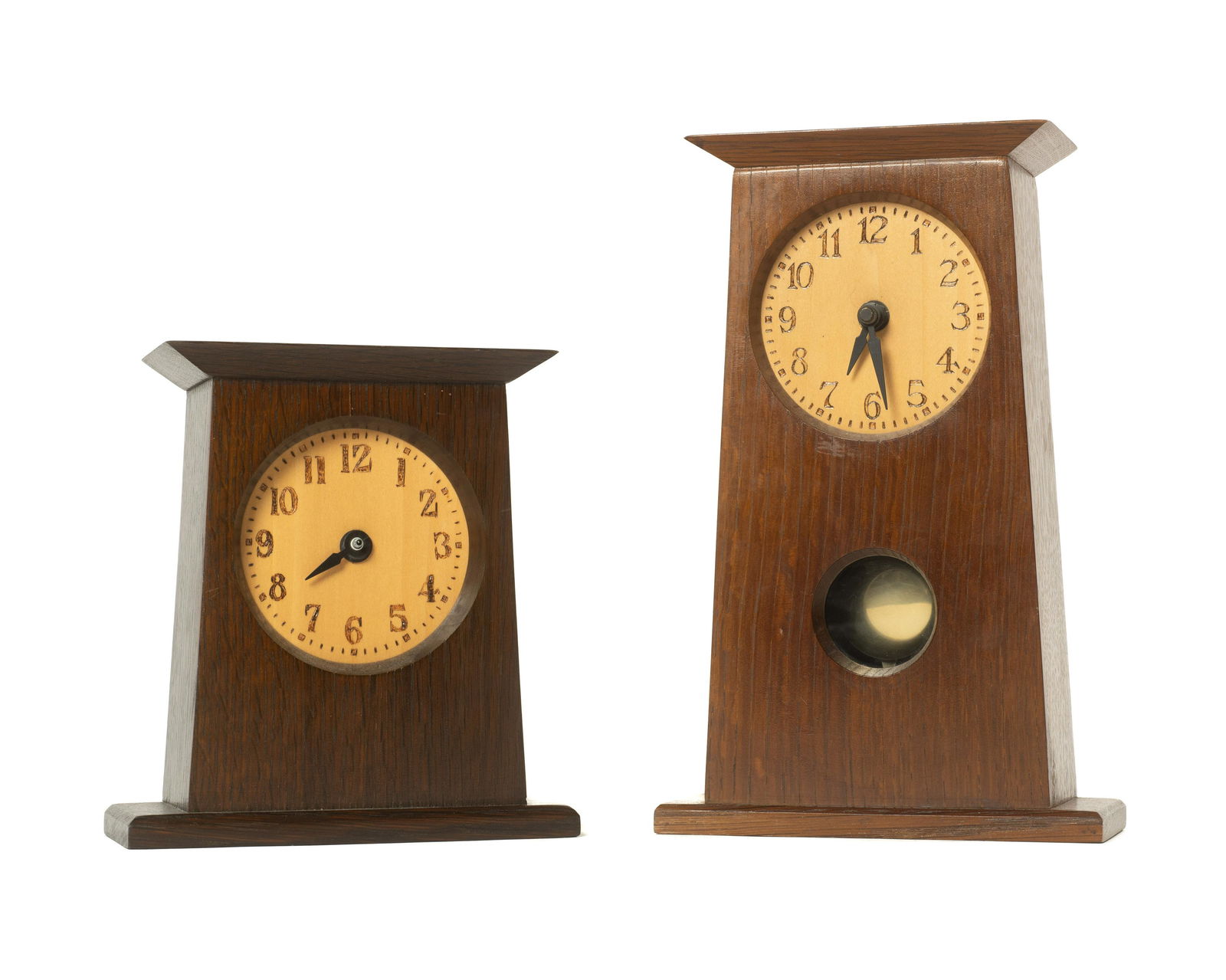 Lot of 2 Craftsman Wood Mantel Clocks. (1 of 4)