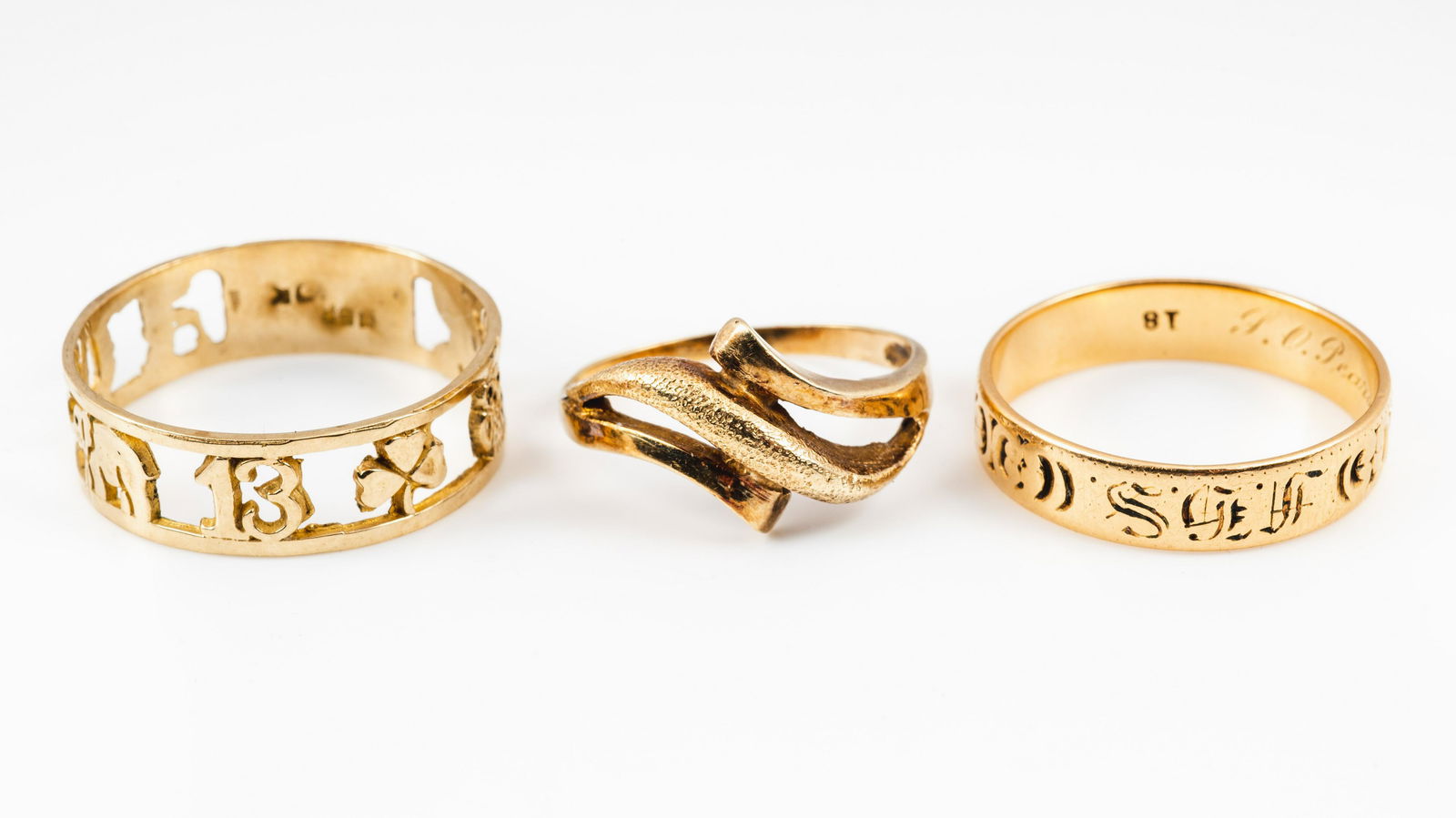 Lot of 3 Assorted Gold Rings / Bands. (1 of 4)