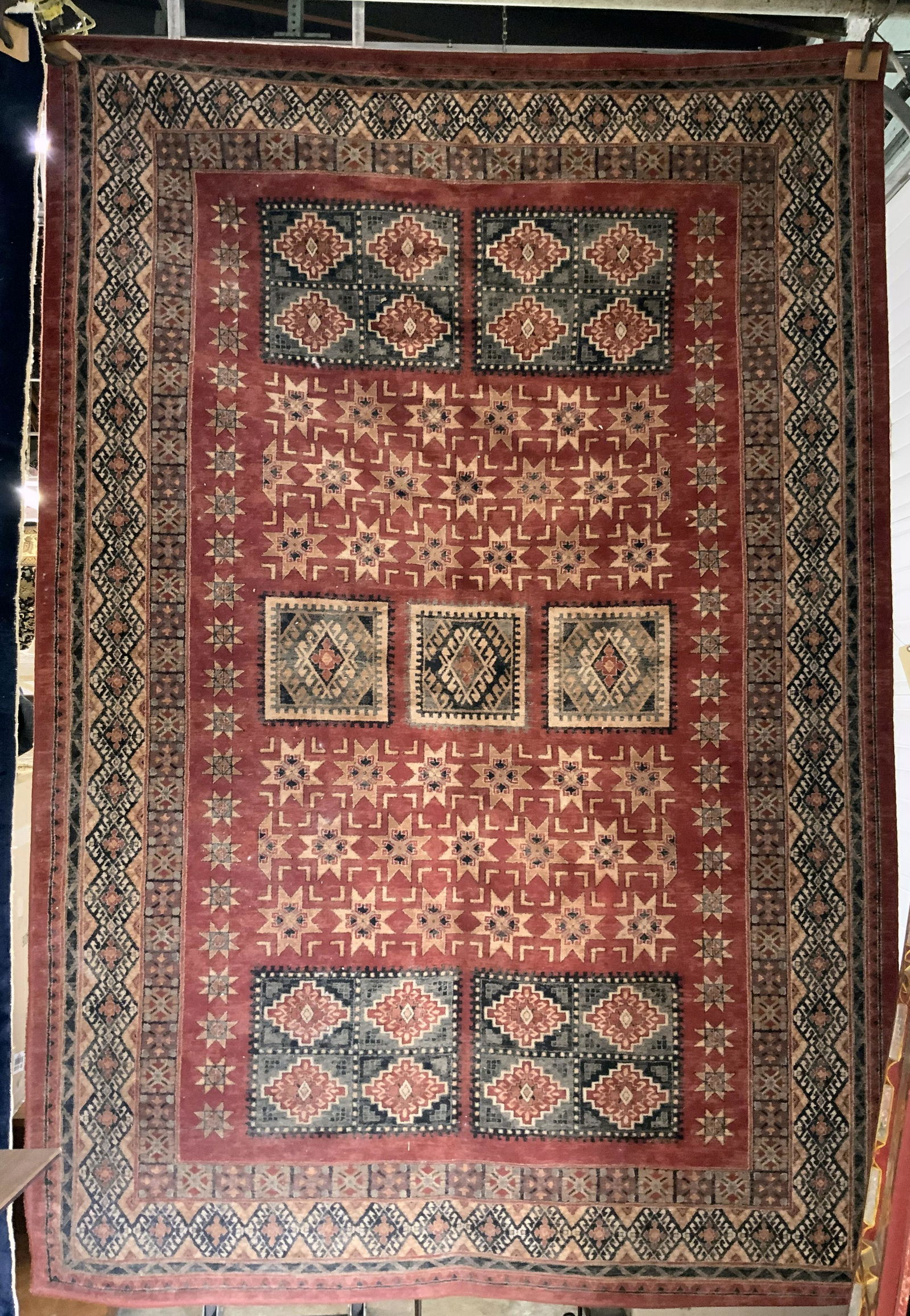 9' 9" X 6' 7" Machine-Made Geometric Rug. (1 of 3)