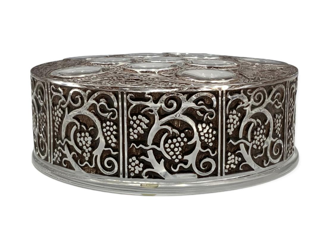 Signed Lalique "Roger" Lidded Powder Box. (1 of 4)