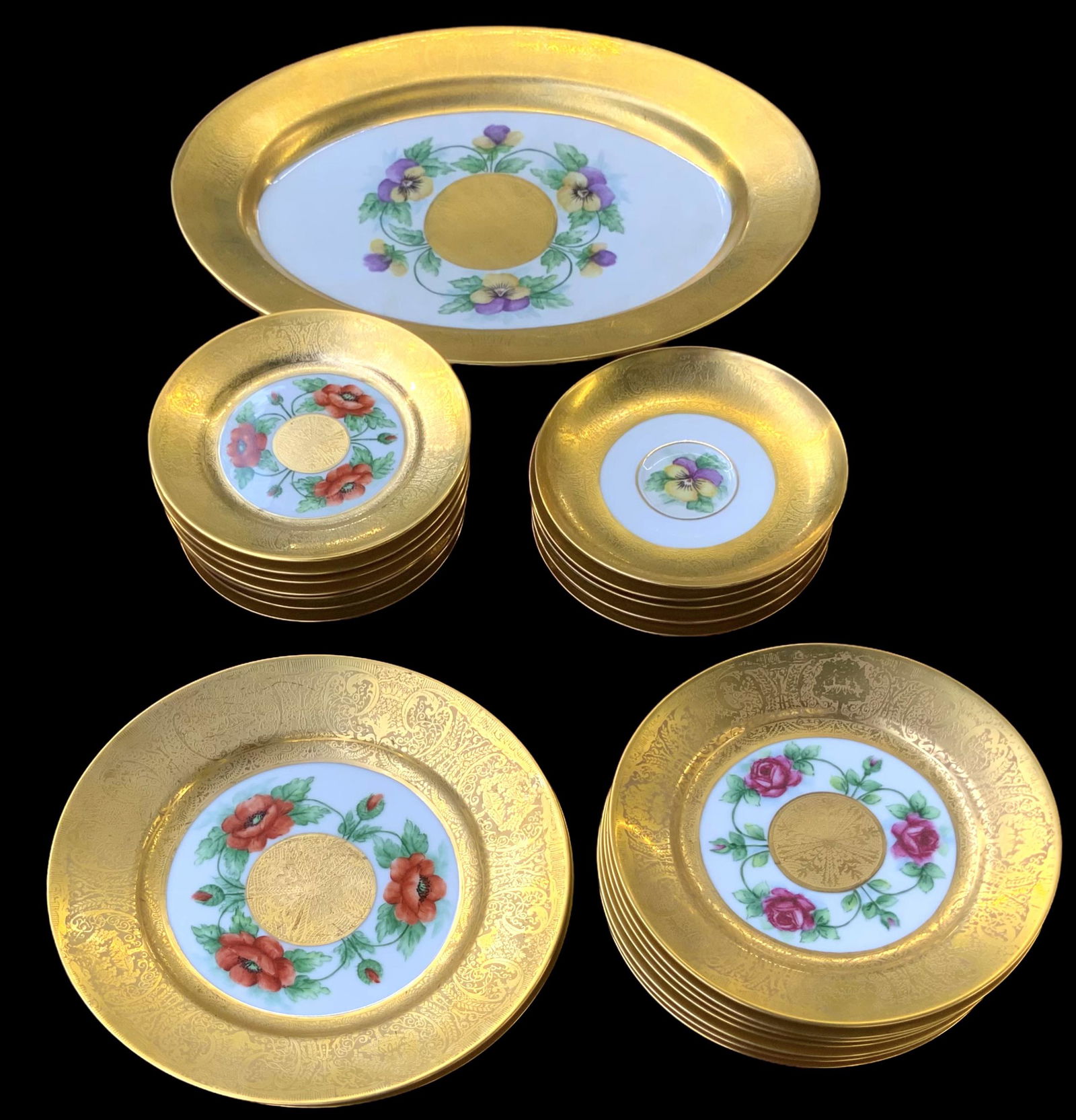 Heinrich & Co Bavarian 22 Karat Gold China Set. (1 of 7)