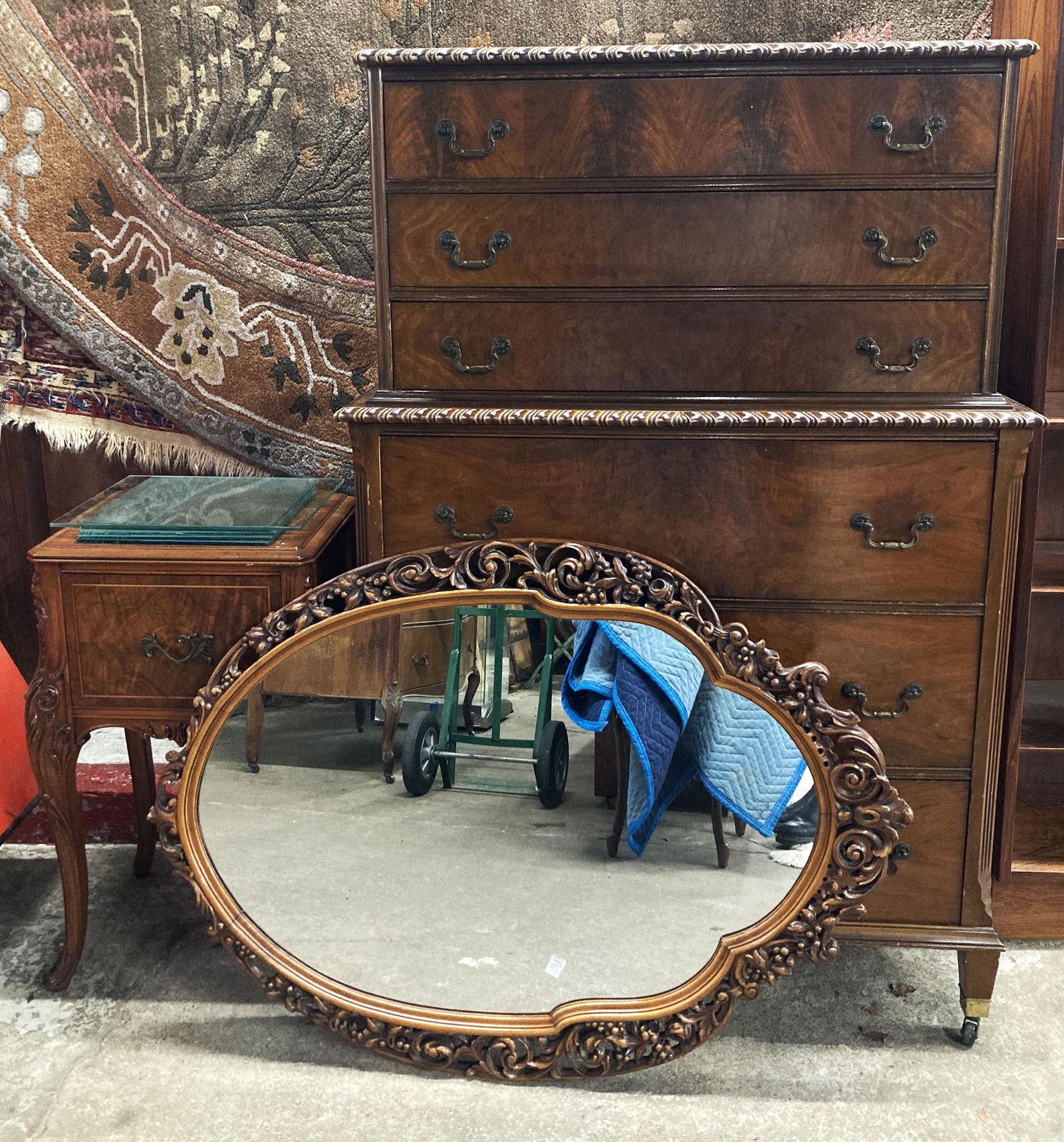 Lot: 4 Pcs: Dresser, Mirror, Table, Nightstand. (1 of 3)