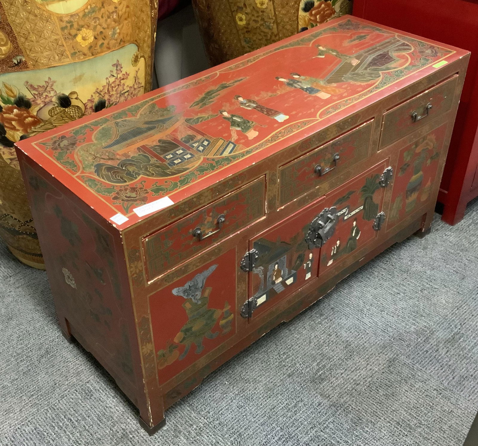 Vintage Lacquer Cabinet w/Chinoiserie Decoration. (1 of 3)
