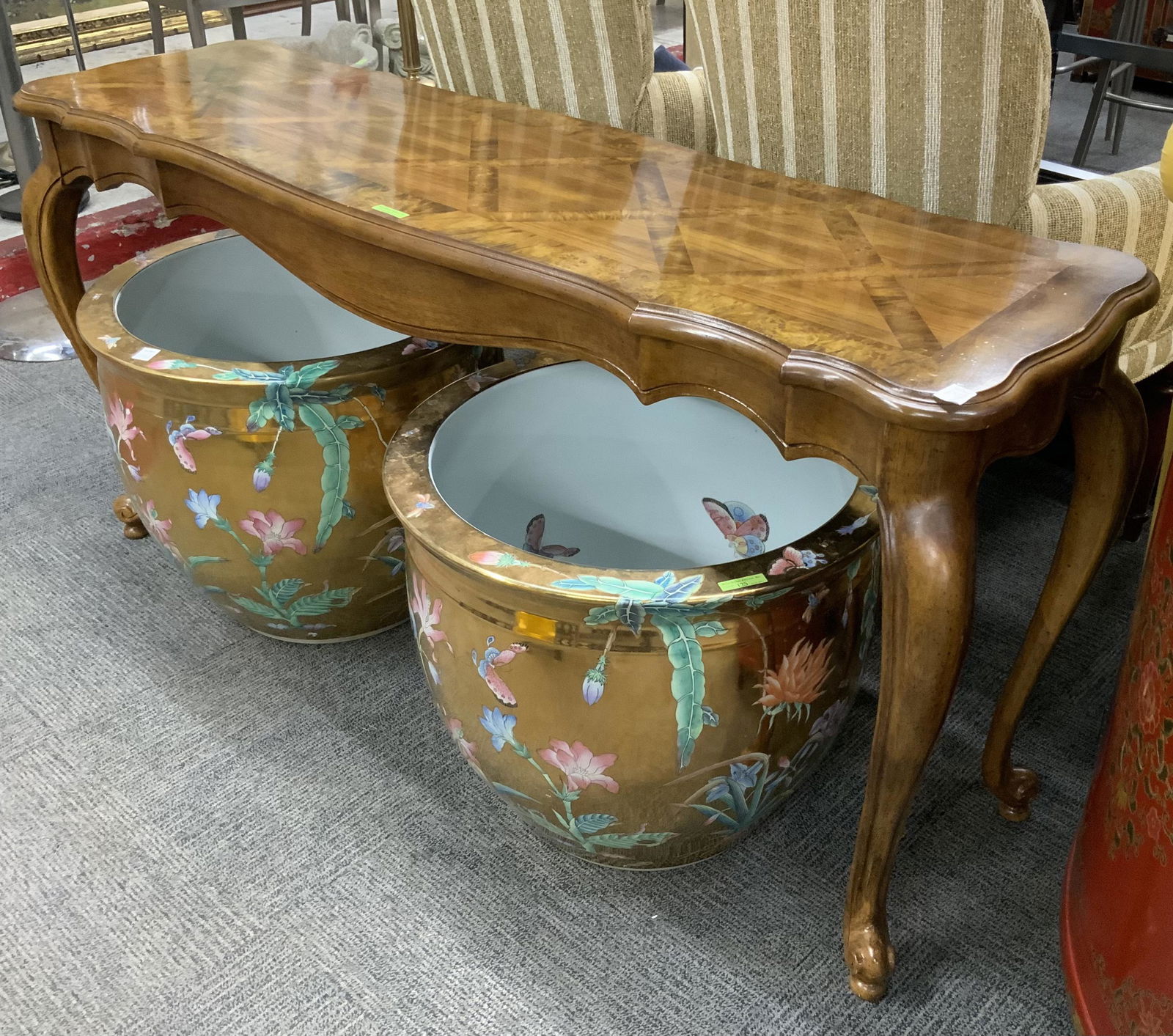 Queen Anne Style Walnut Console Table. (1 of 2)