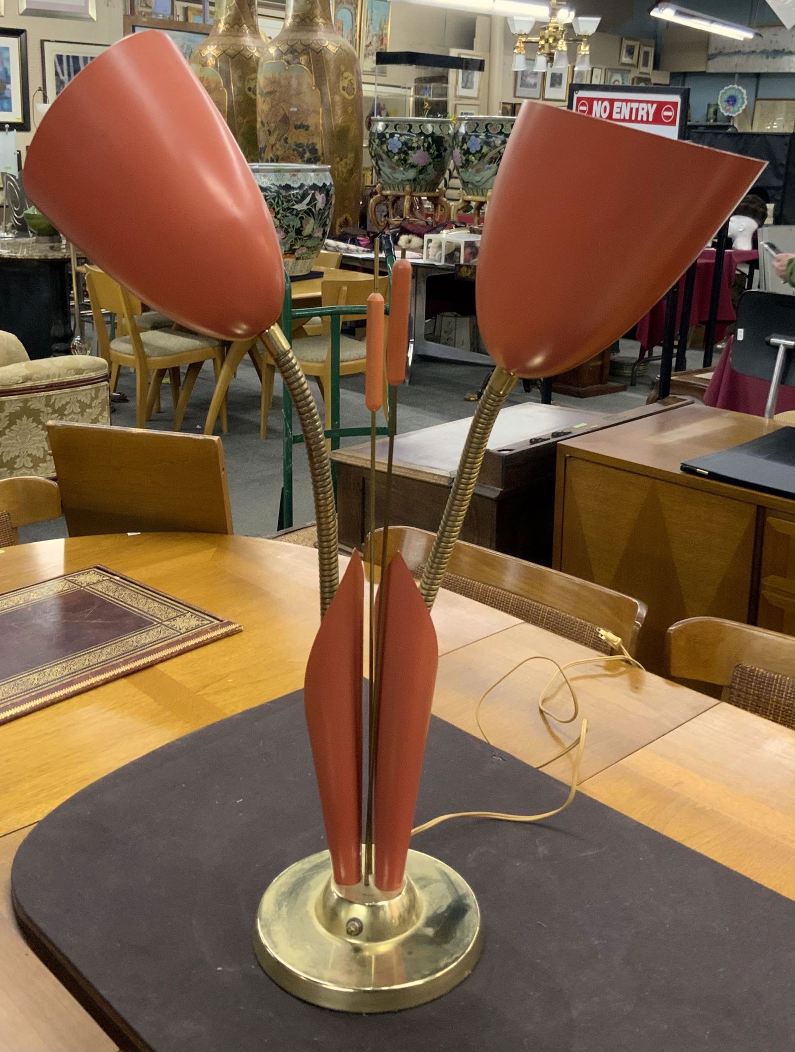 Mid-Century Modern Lamp with Catttails. (1 of 1)