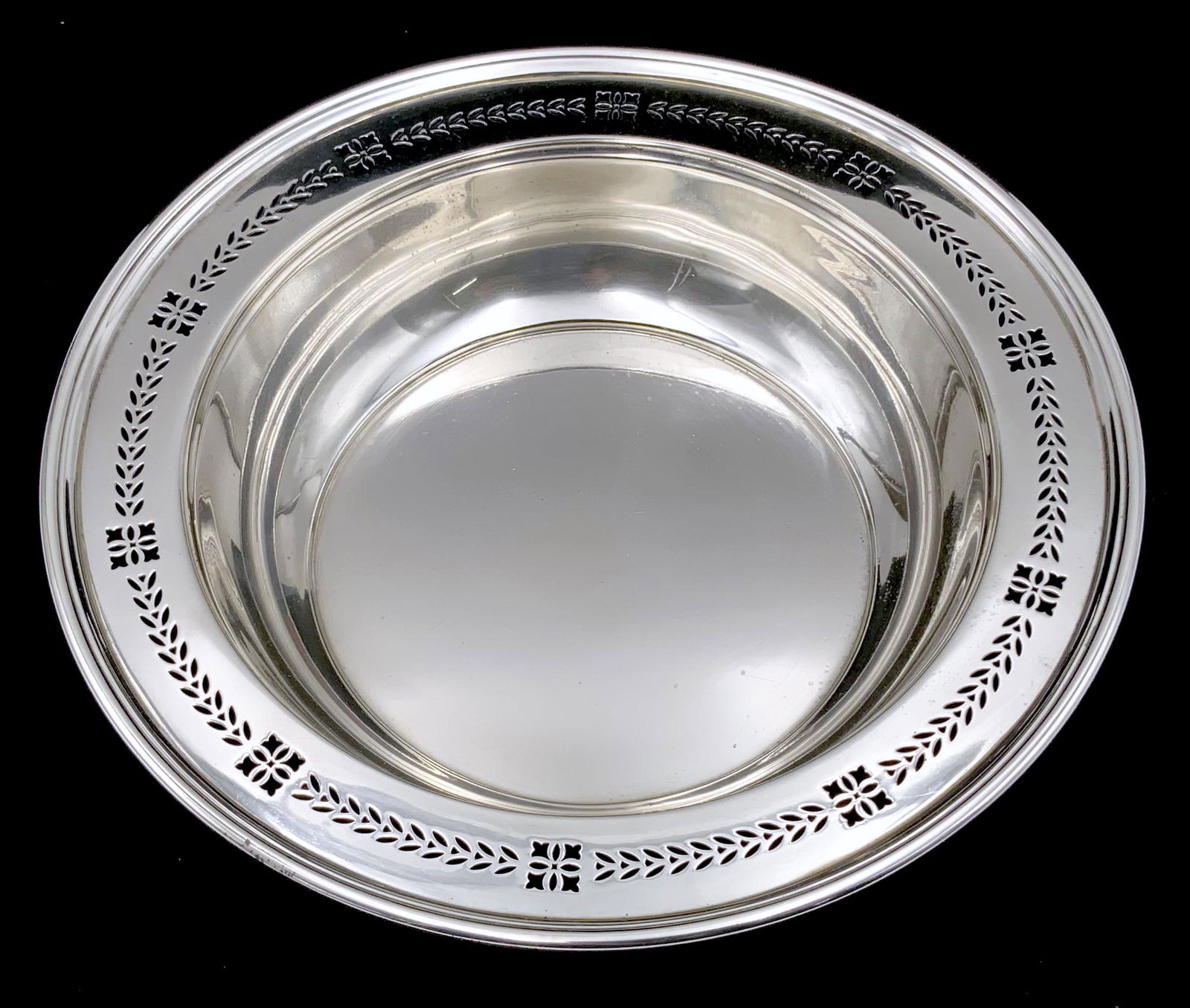 Tiffany Sterling Silver Bowl w/ Pierced Border. (1 of 3)