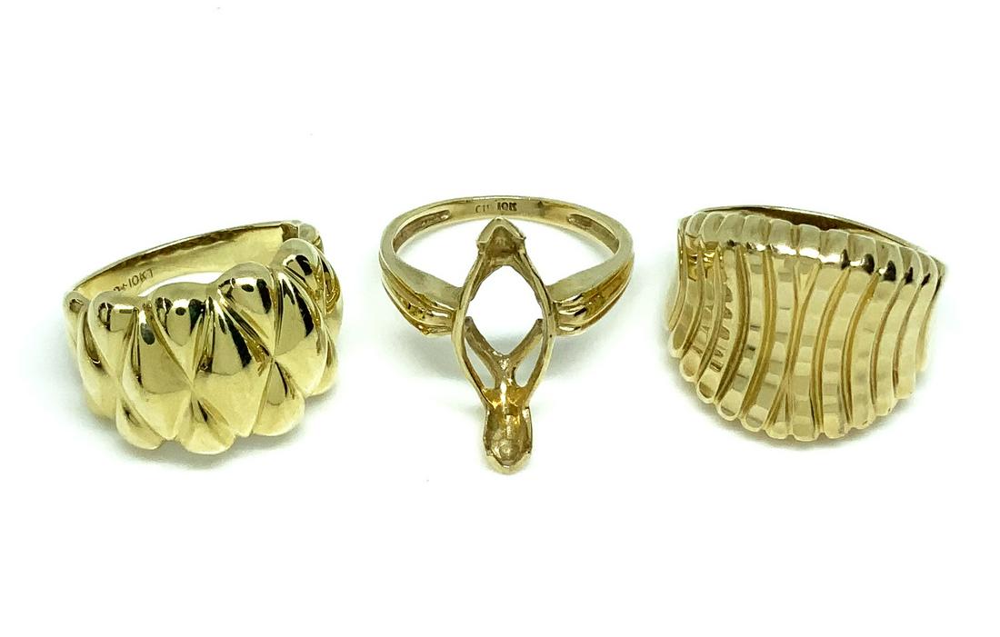 Lot of Three 10K Gold Ladies' Rings. (1 of 3)
