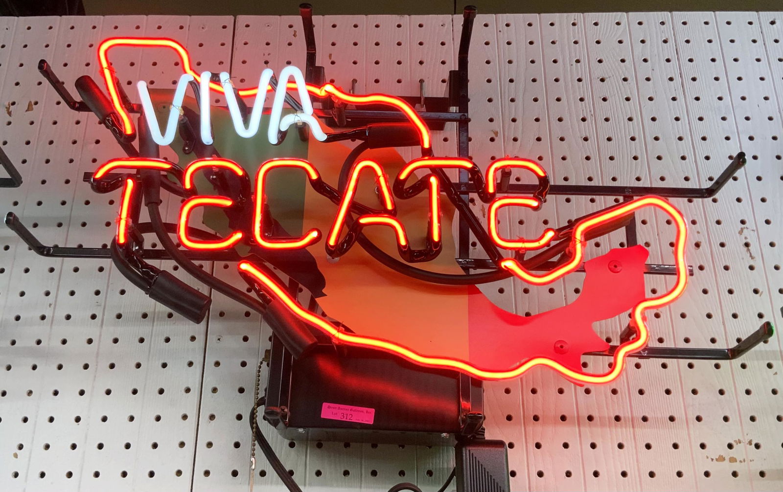Tecate Mexico Neon Beer Sign. (1 of 1)
