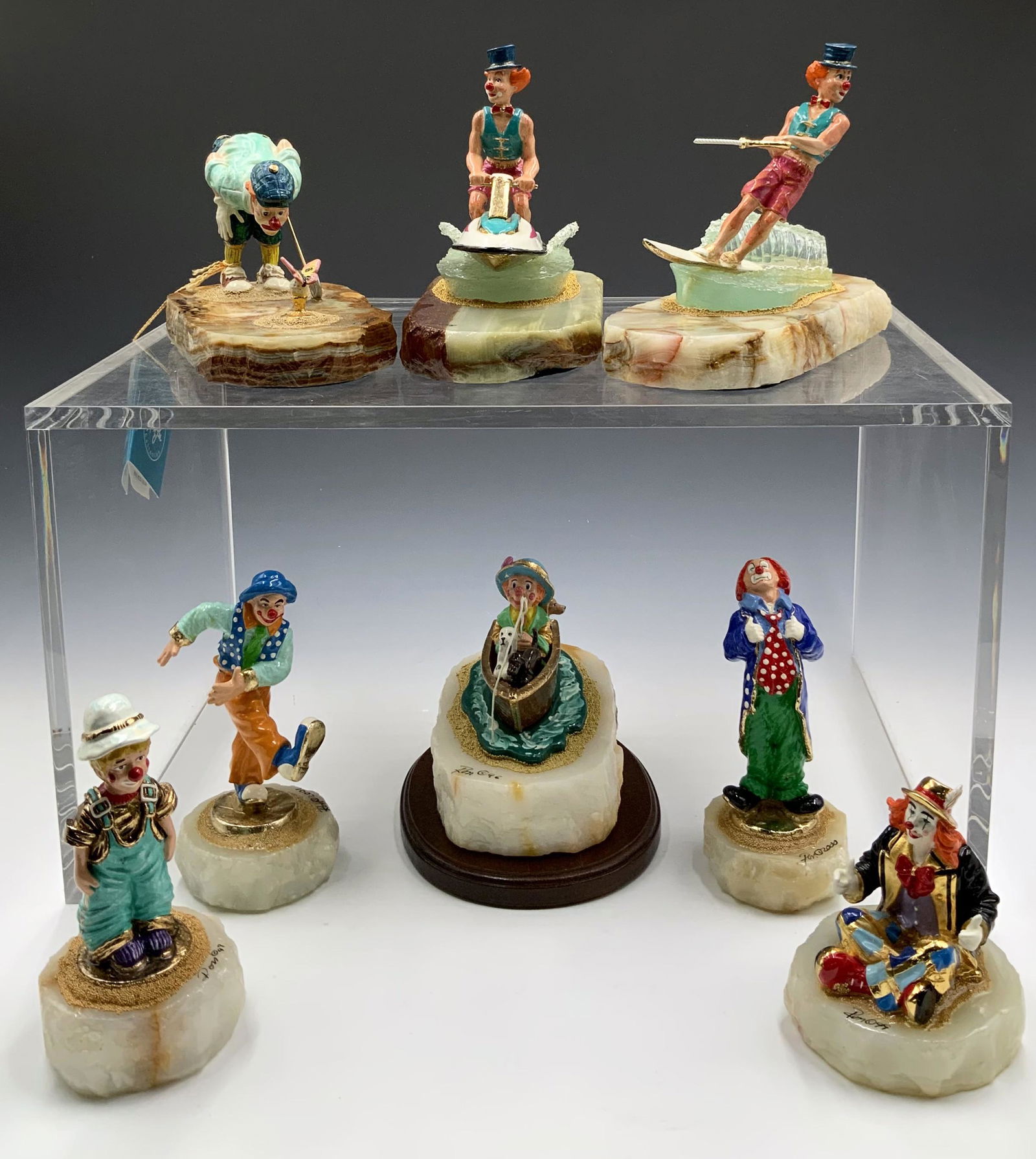 Lot of 8 Ron Lee Clown Figures. (1 of 3)