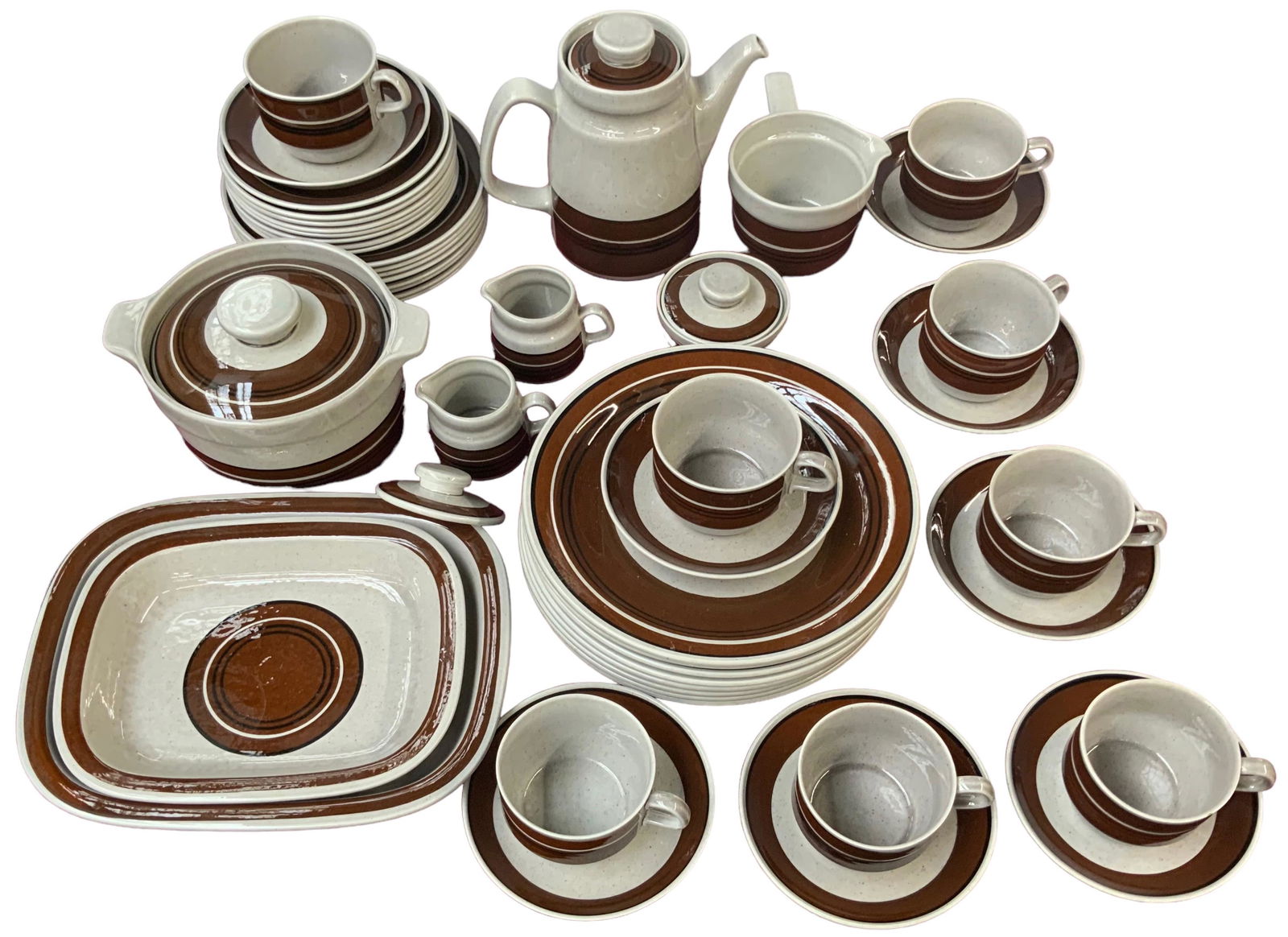 Rorstrand Sweden "Isolde" Ceramic China Set. (1 of 3)