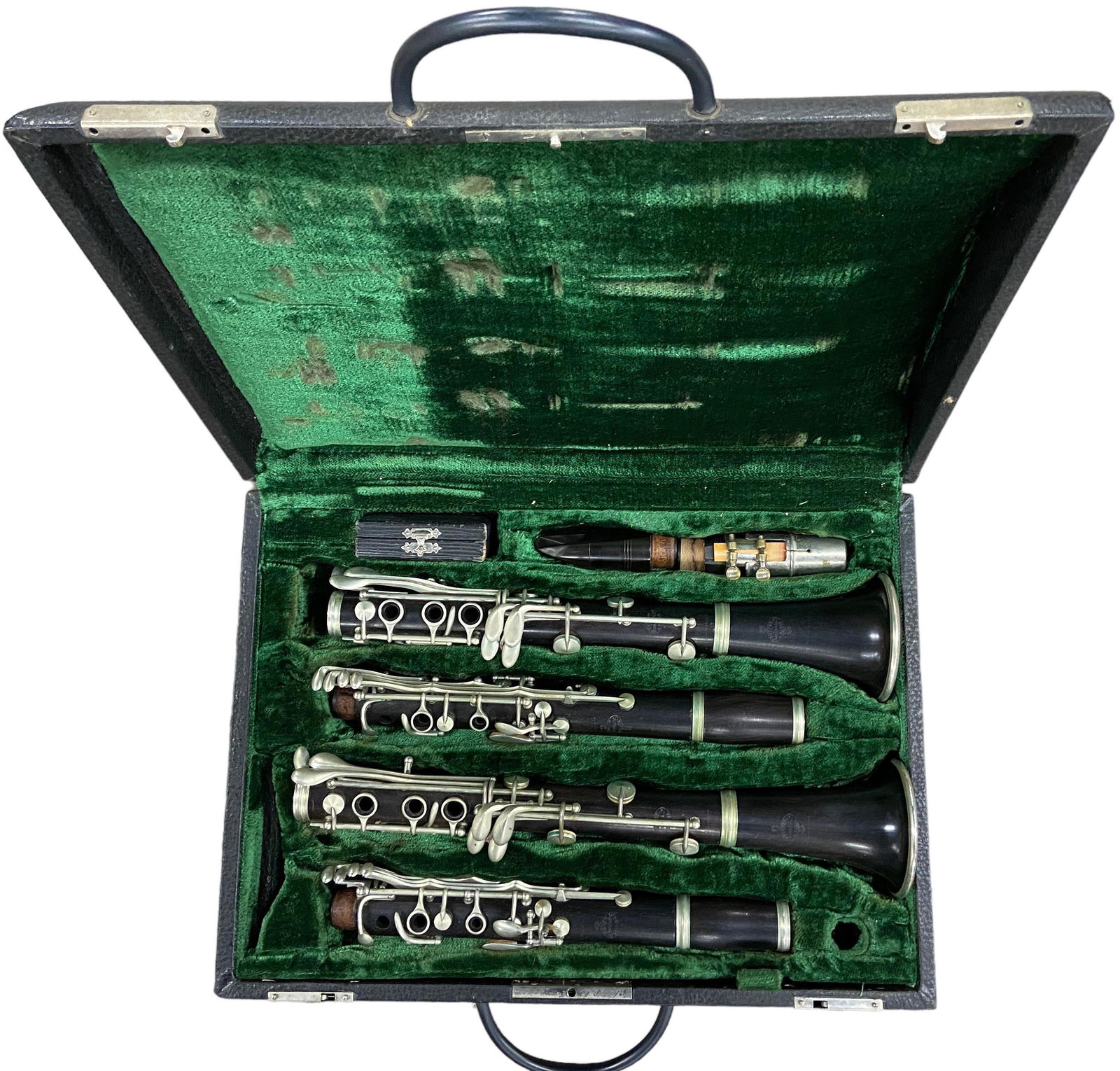 Lot of 2 Buffet French w/ Case. Mar 11, 2023 Direct Auction Galleries in IL