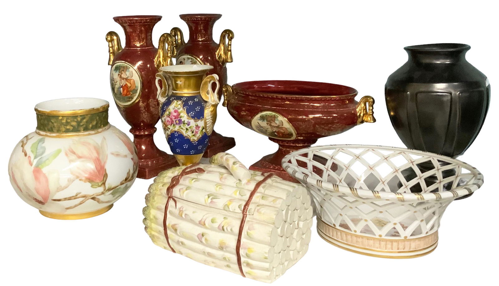 Mixed Lot of 8 Ceramic Pieces. (1 of 1)